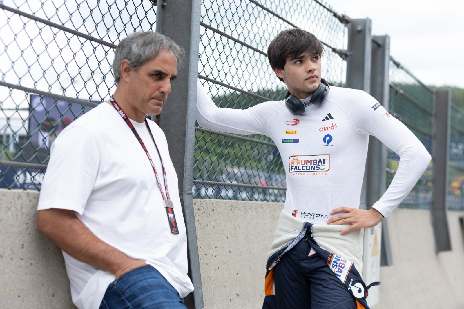 Sebastián Montoya (der) junto a su padre, el expiloto Juan Pablo Montoya.
