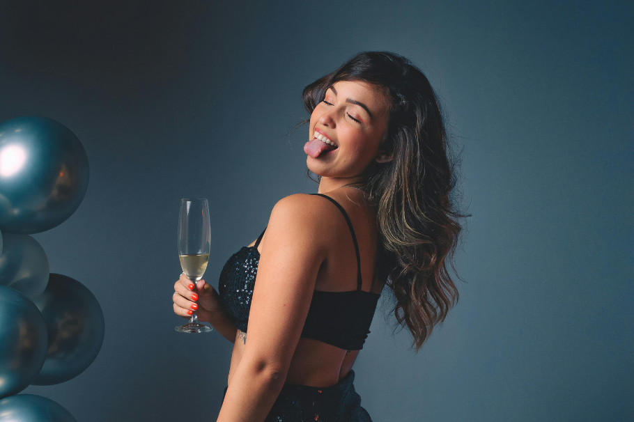 Outfits para ir a una fiesta de Halloween sin disfraz: 7 ideas para destacar