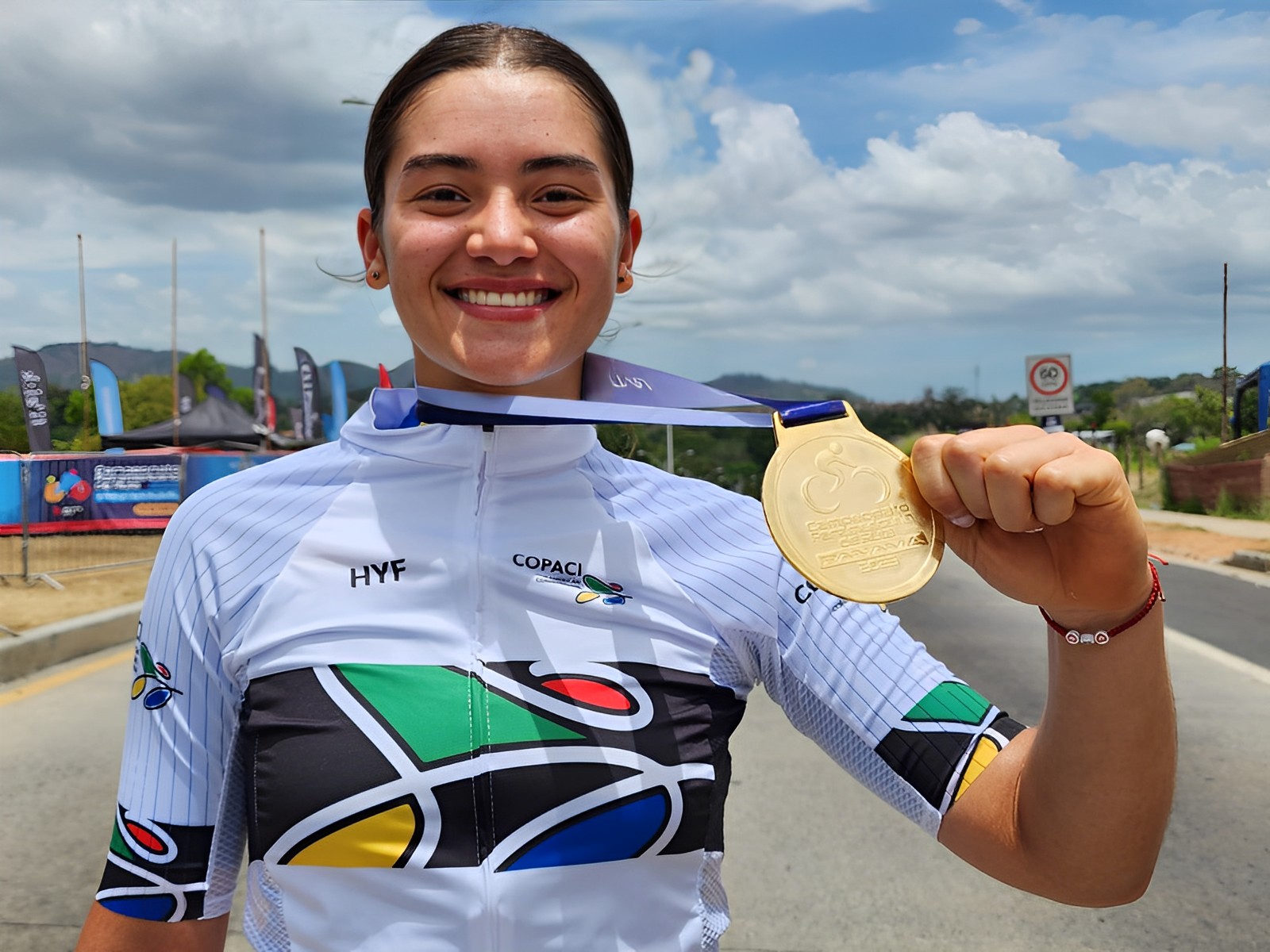 Angie Londoño, la ciclista de El Carmen de Viboral que se quiere comer el mundo