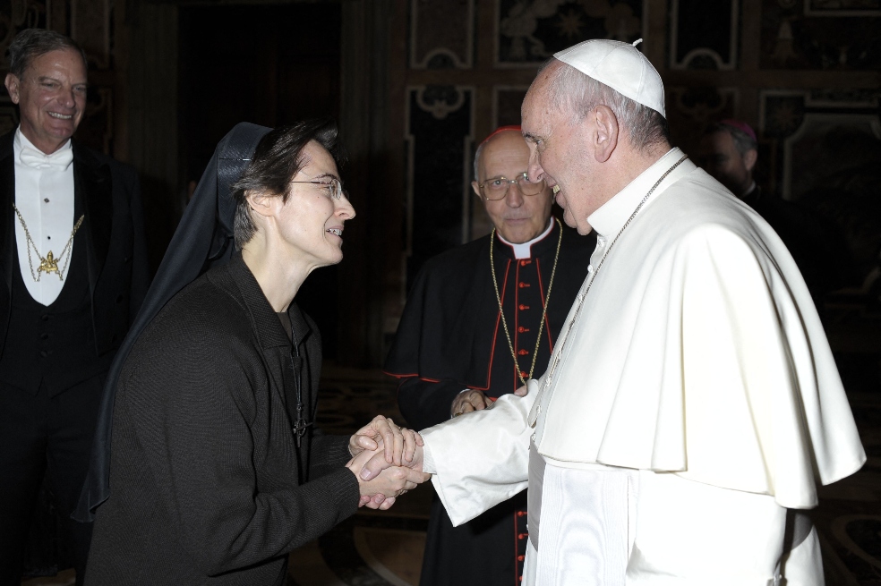 ¿Quién es Raffaella Petrini, la mujer más poderosa del Vaticano?