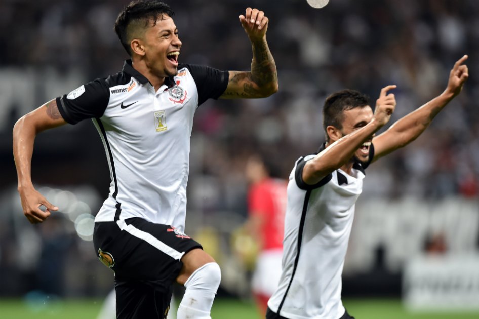 Corinthians ganó y lidera el grupo de Santa Fe