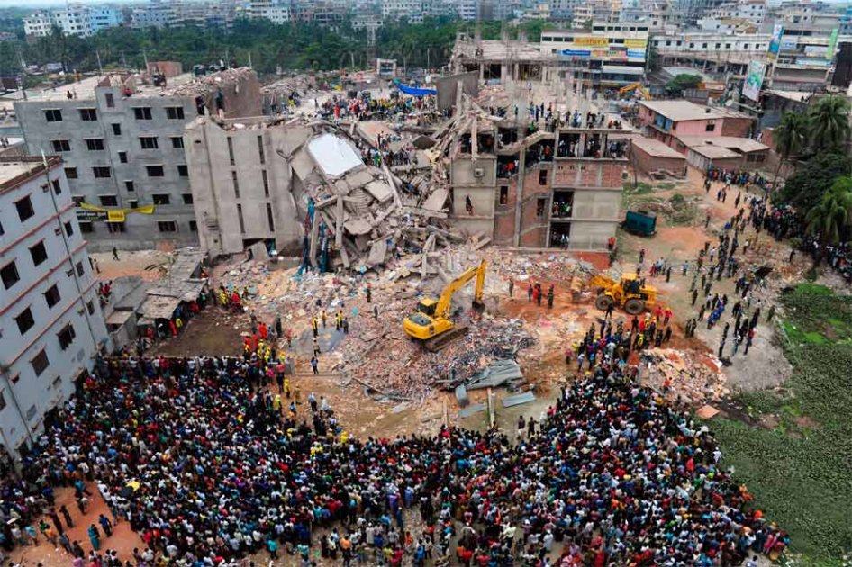 Rescatistas hallaron a 50 sobrevivientes del derrumbe en Bangladesh