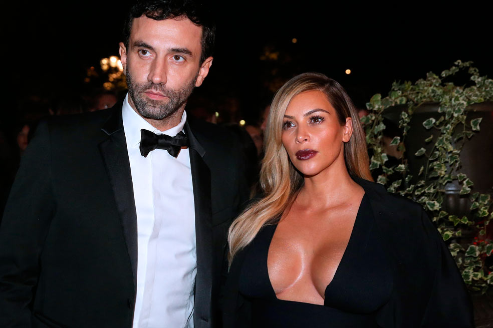 Kim Kardashian: mona y con curvas en París