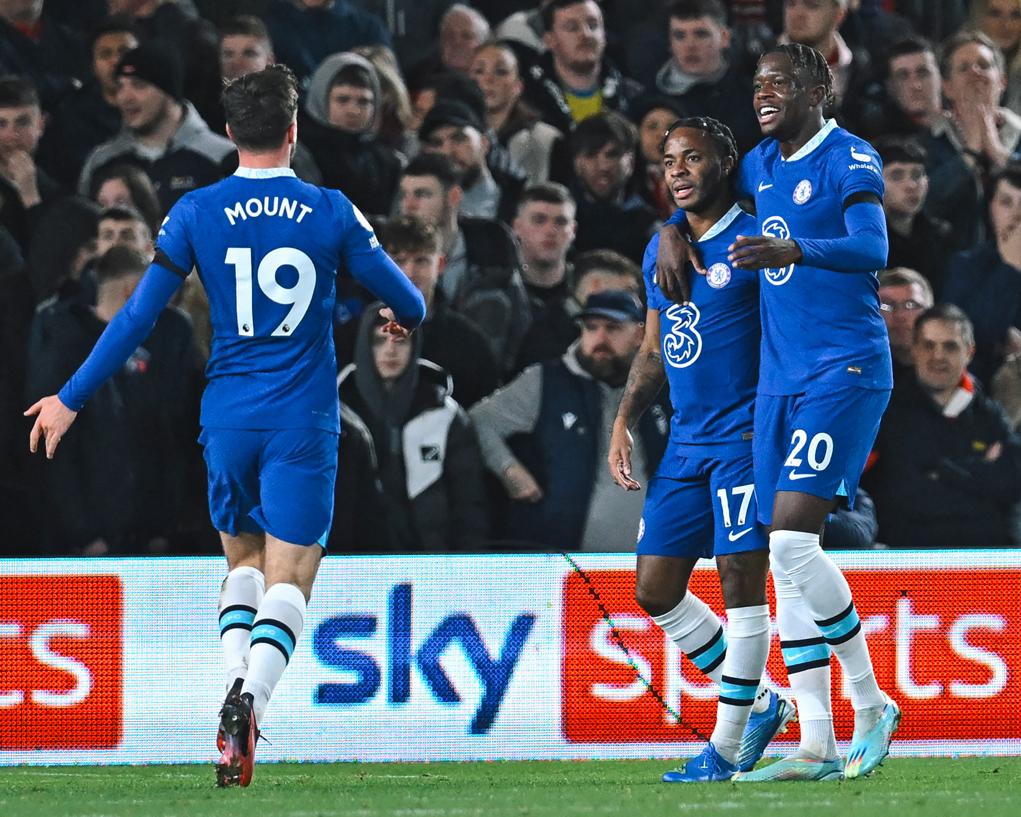 Chelsea no pudo con Nottingham Forest y empató en City Ground
