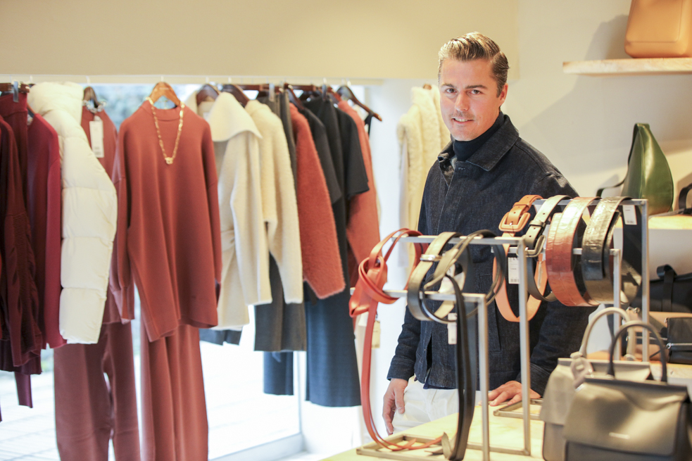 La nueva tienda de Adolfo Domínguez y su exploración de la moda sostenible