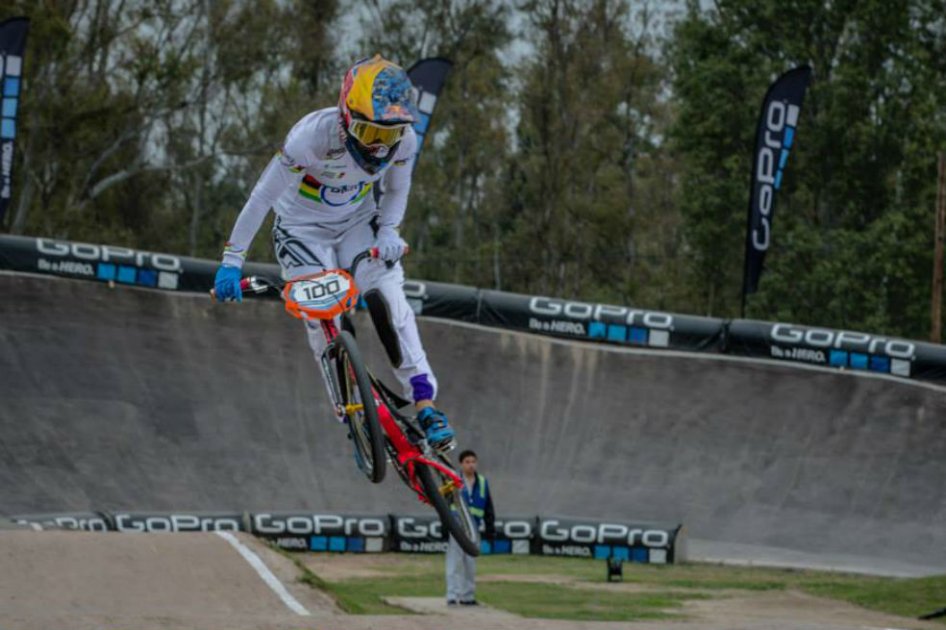 Mariana Pajón durante los entrenamientos para la CRI en Santiago del Estero. Foto: UCI BMX Supercross