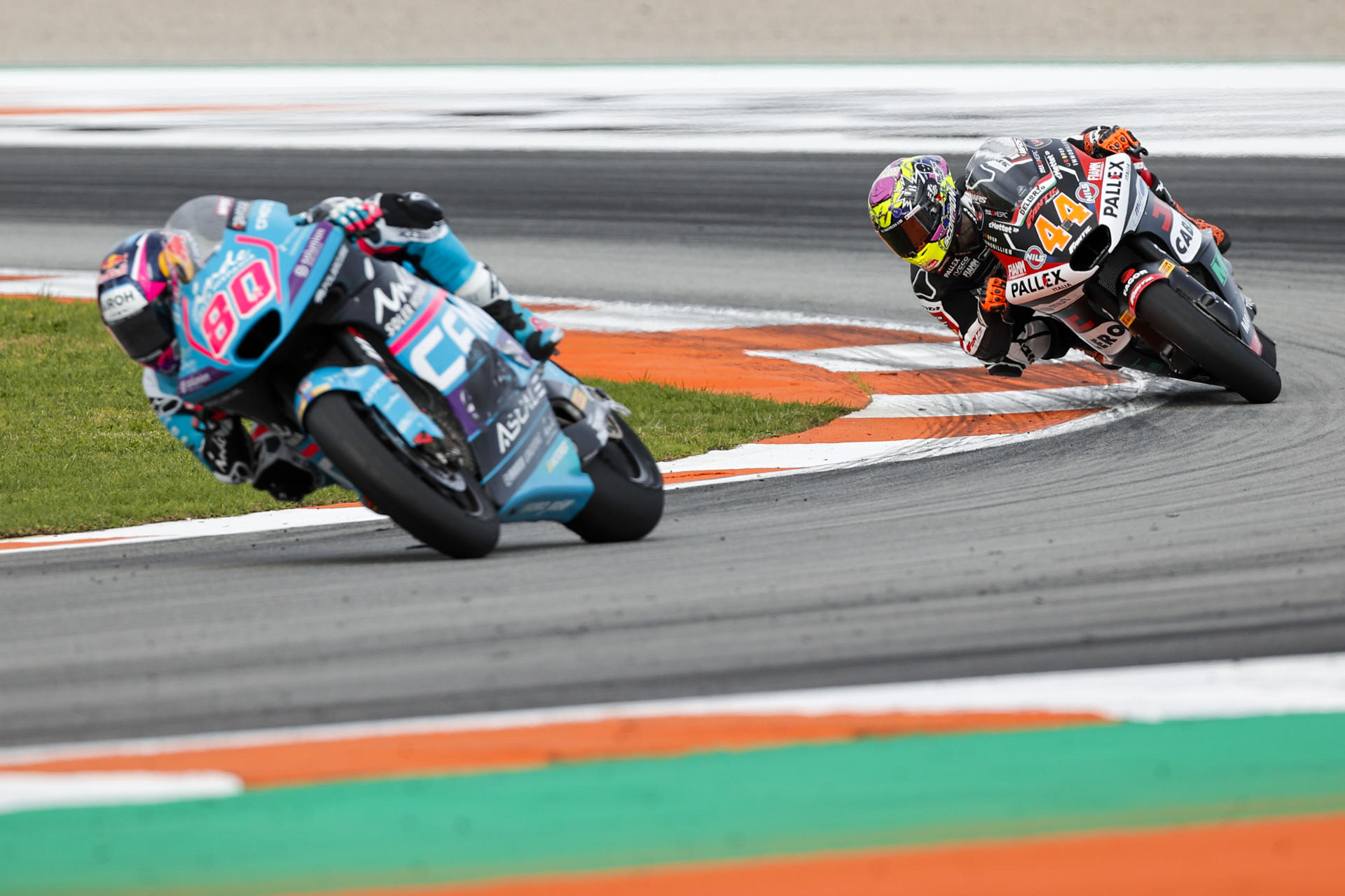 David Alonso cerró su debut en Moto2 en el top-10 del mundo: el balance de su temporada 2025