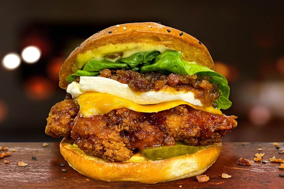 “La Melosa”, hamburguesa ganadora en Bogotá del Festival del Pollo Colombiano 2023