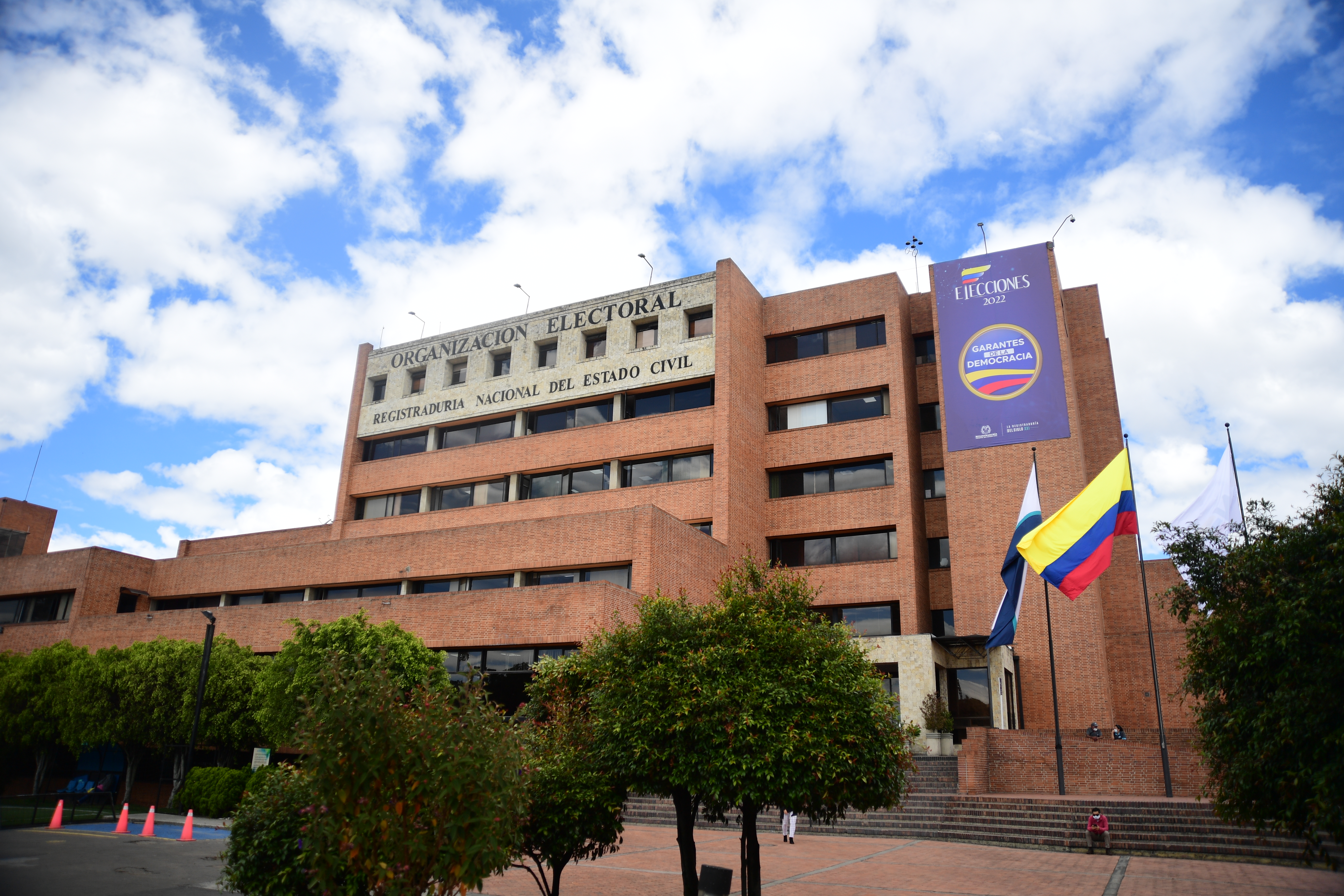 Tan solo cuatro mujeres seguirán en carrera para el cargo de Registrador Nacional