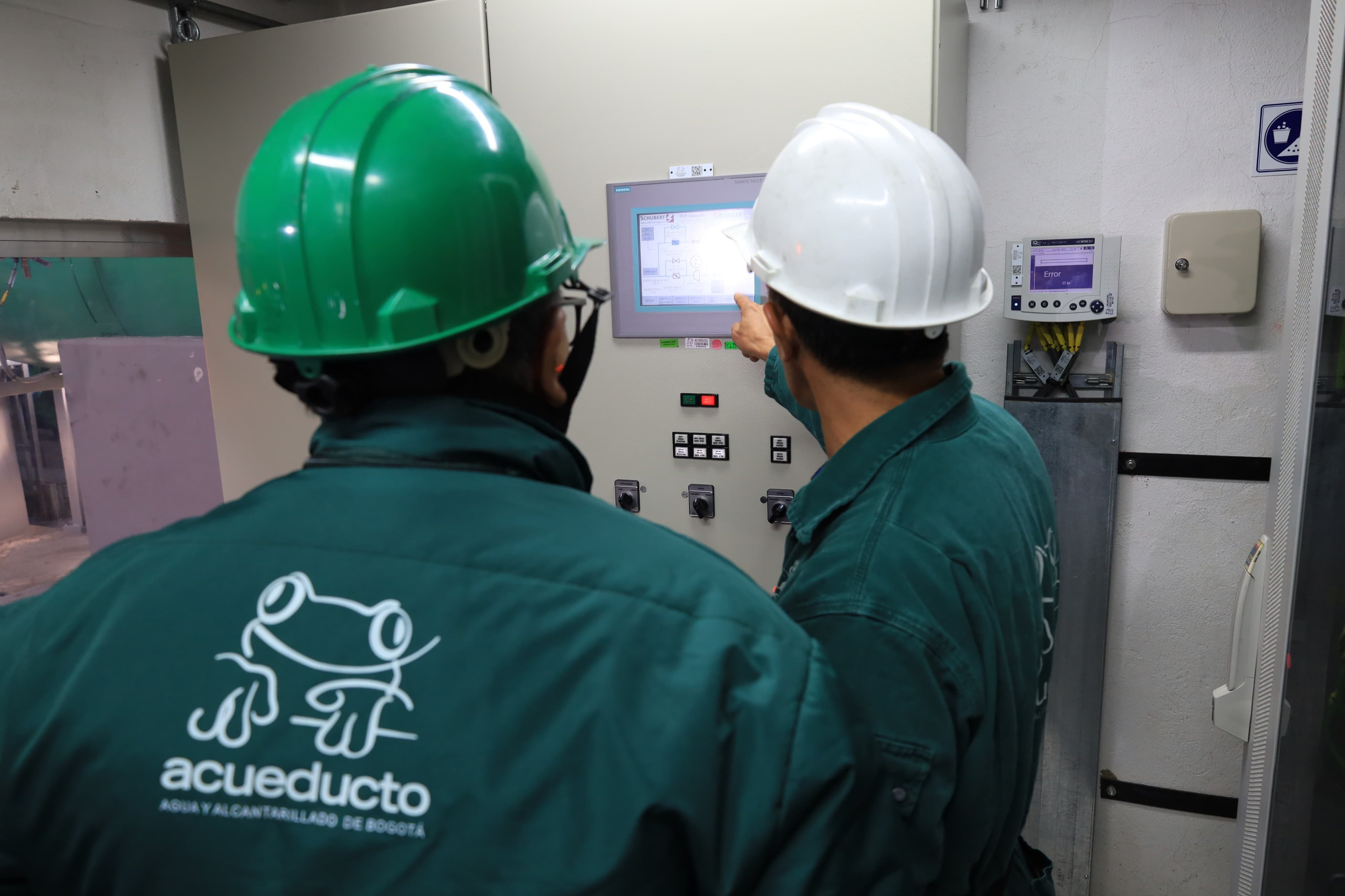 Sobreconsumo y uso de tanques estropean la presión y el restablecimiento del agua