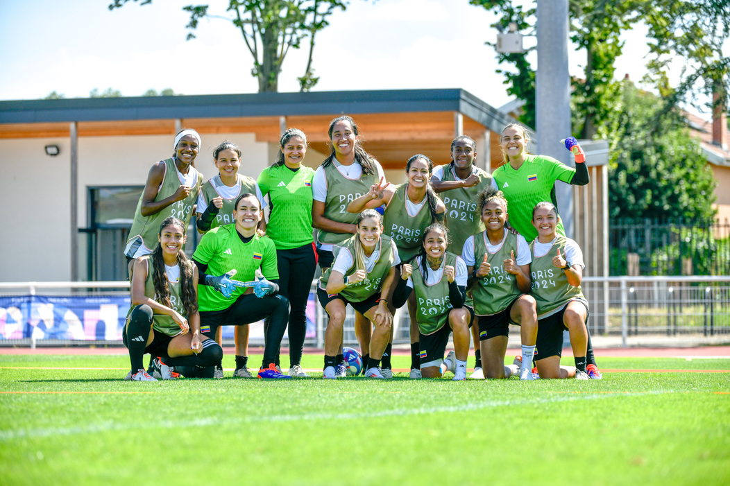 La selección femenina inicia la aventura olímpica de Colombia