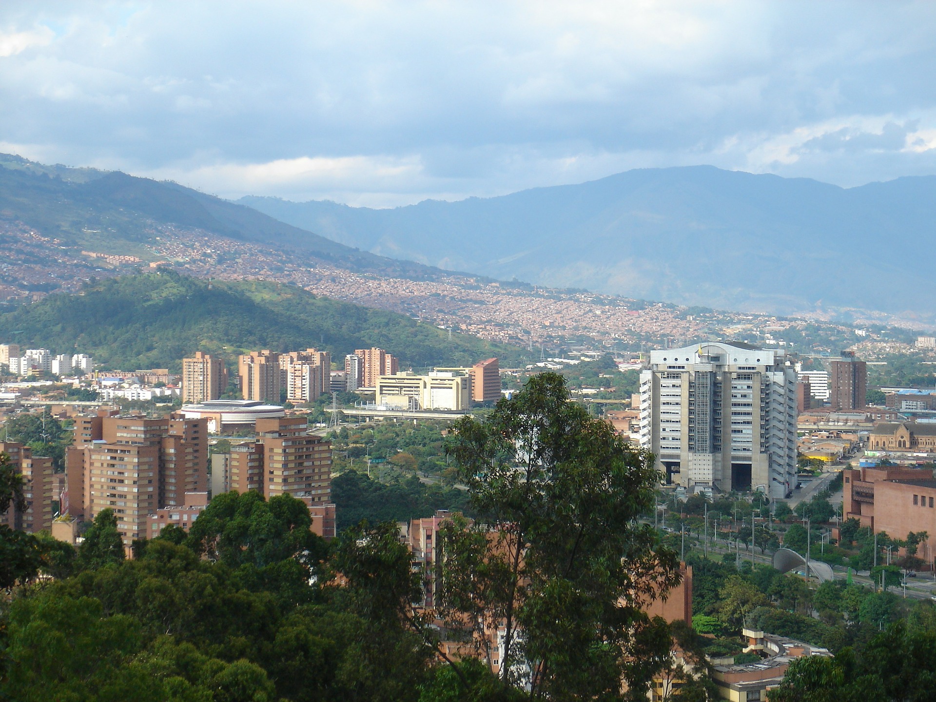 Se mueven denuncias por irregularidades en contratación en Medellín