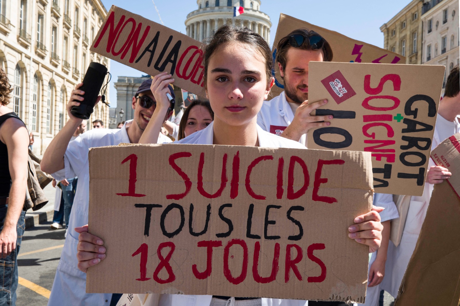 Crisis silenciosa: 13 suicidios en seis meses en ministerio francés