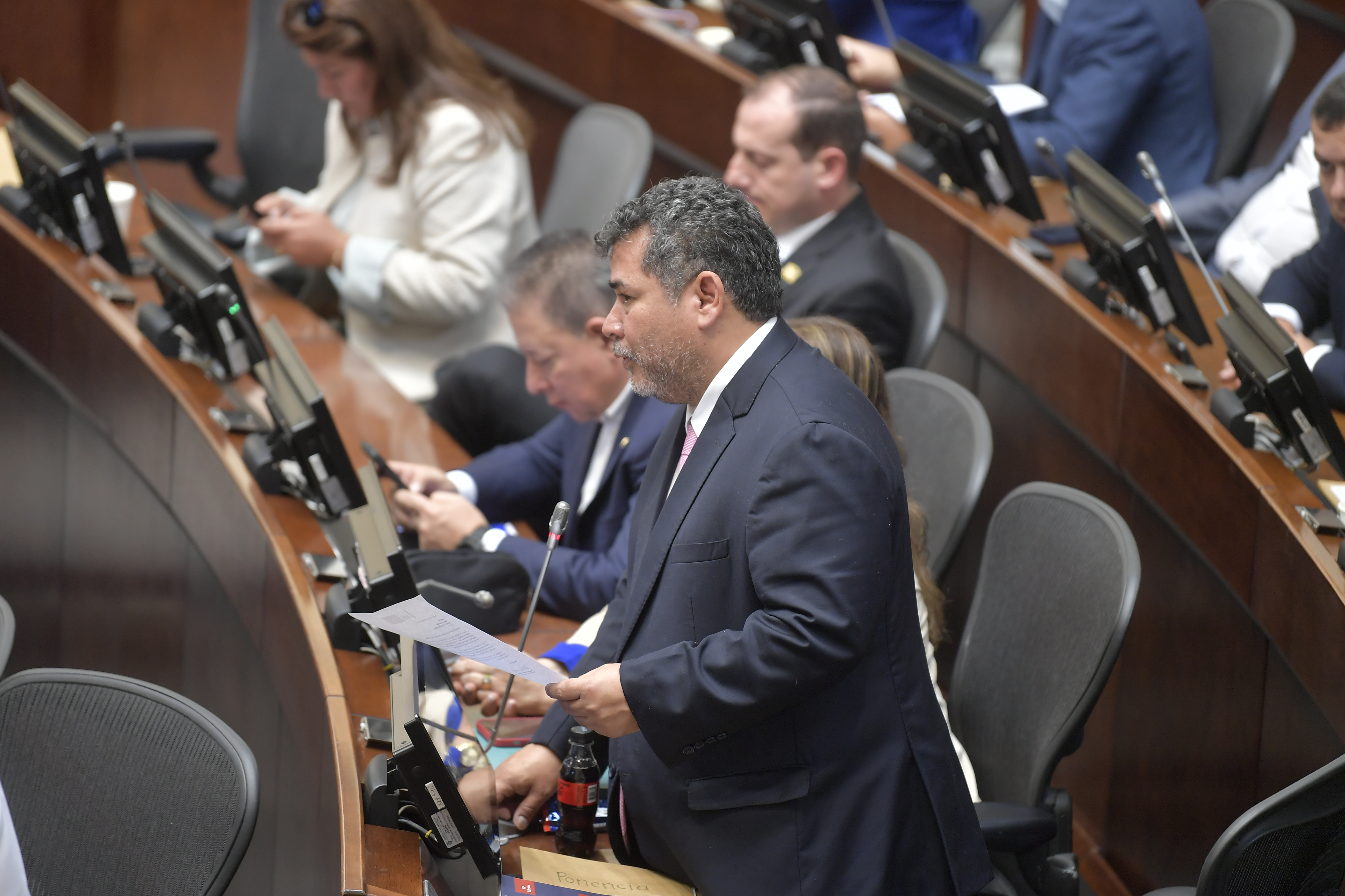 “Ni parecida a la que presentamos”: Hay tensión entre liberales por ‘mini’ reforma laboral