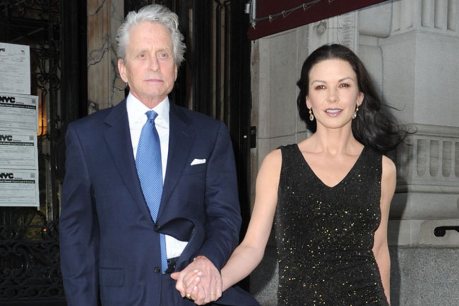 Michael Douglas niega echar la culpa de su cáncer al sexo oral