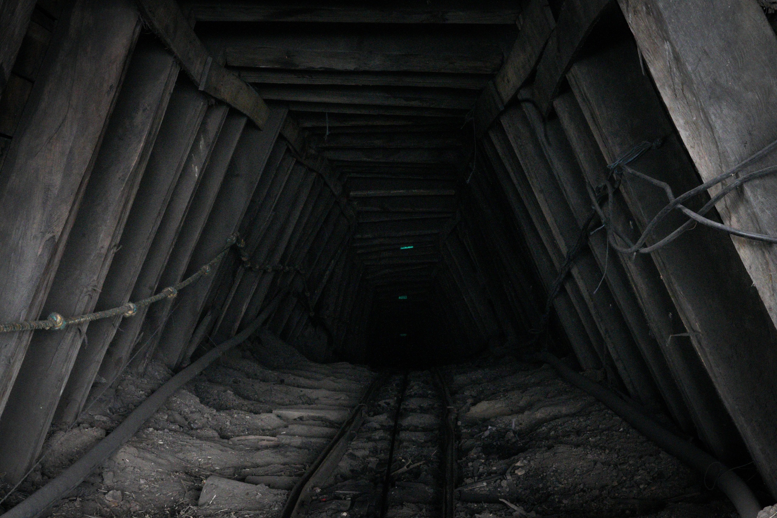 Ayda Nova trabaja como “patiera” en una mina de carbón de la región de Ubaté. Su labor consiste en separar manualmente las rocas del mineral que baja por las bandas transportadoras.