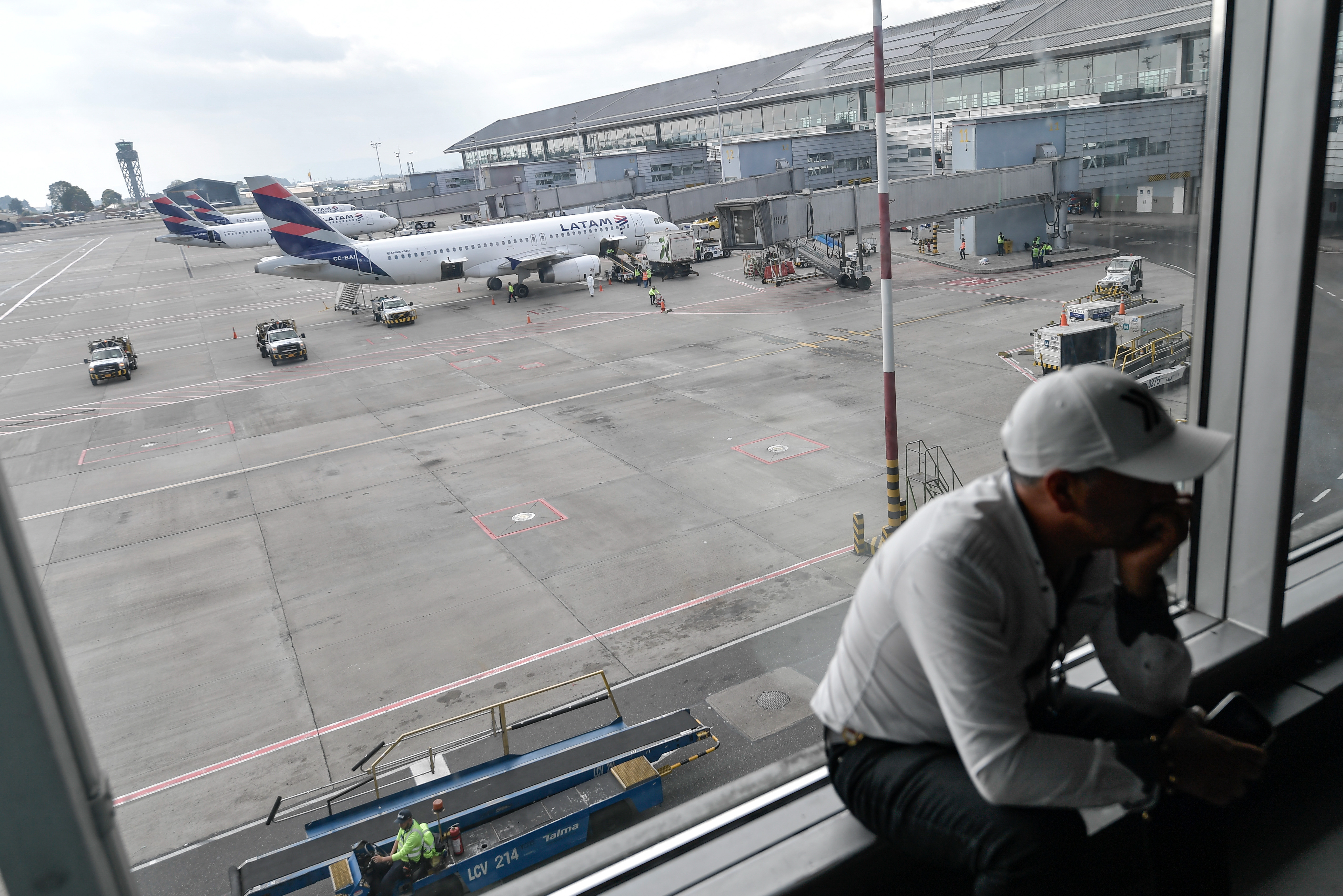 Nuevo incidente en el aeropuerto El Dorado: helicóptero militar obligó a abortar aterrizajes