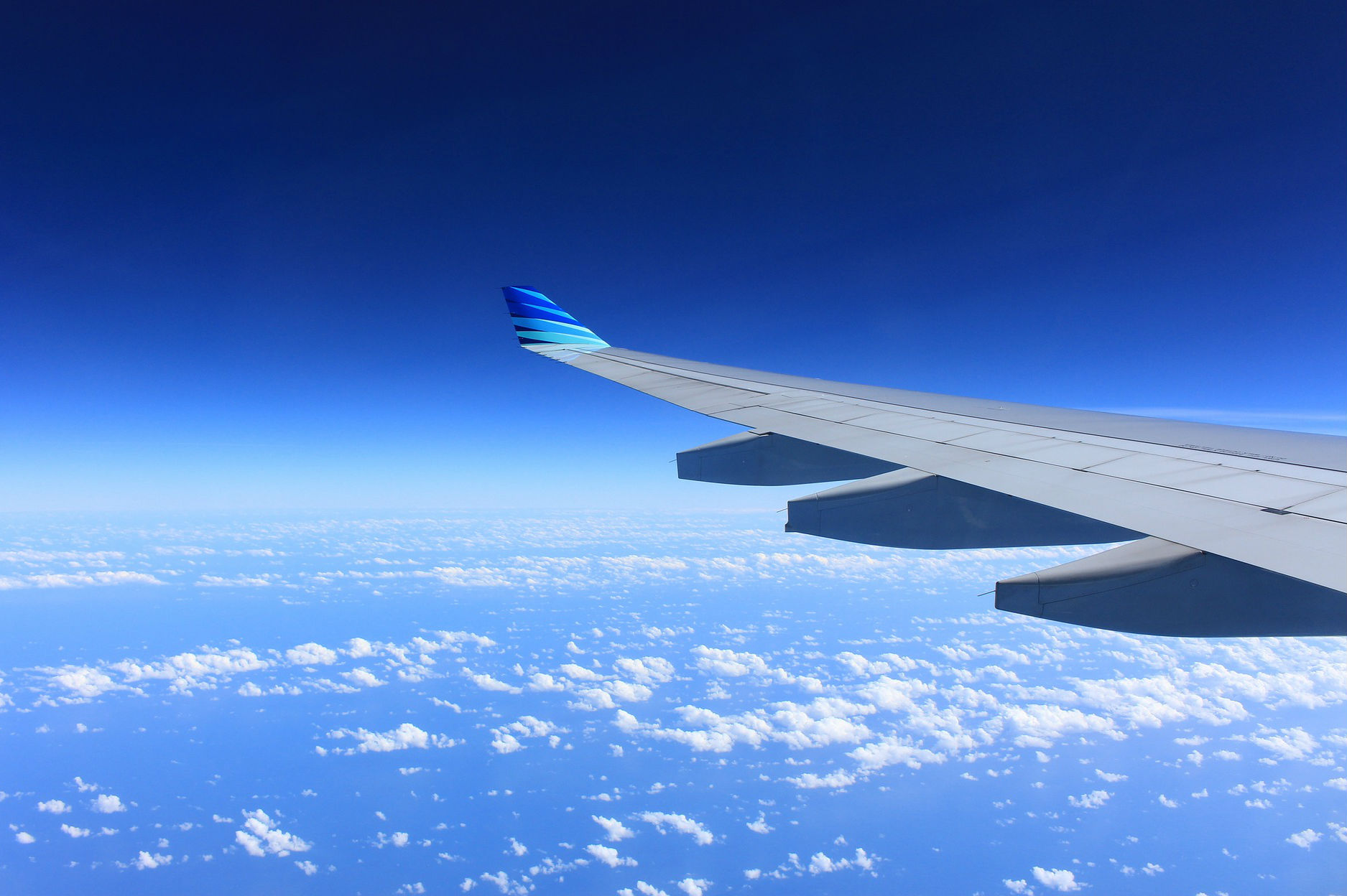 Dan de alta a mujer que inventó amenaza de bomba en avión que aterrizó en Cartagena