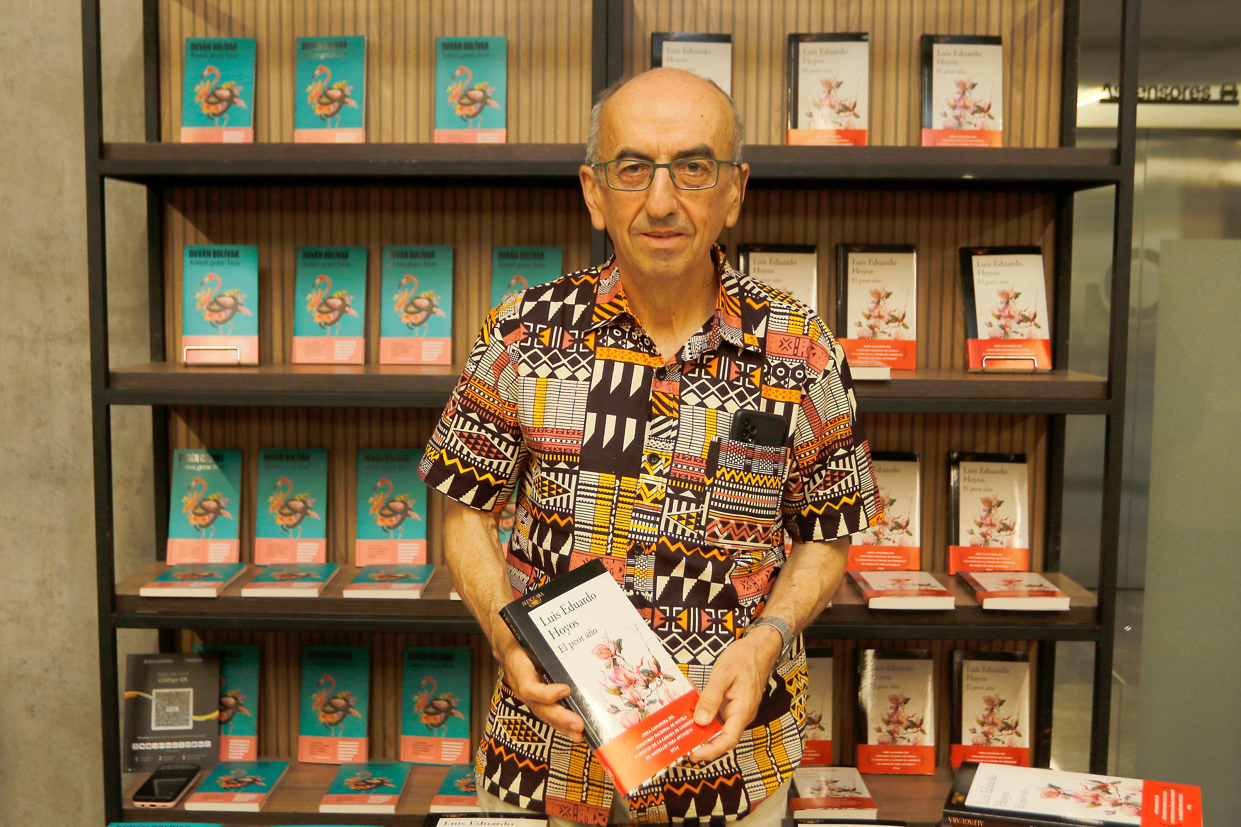 Luis Eduardo Hoyos: “El asombro primordial es el de la muerte”