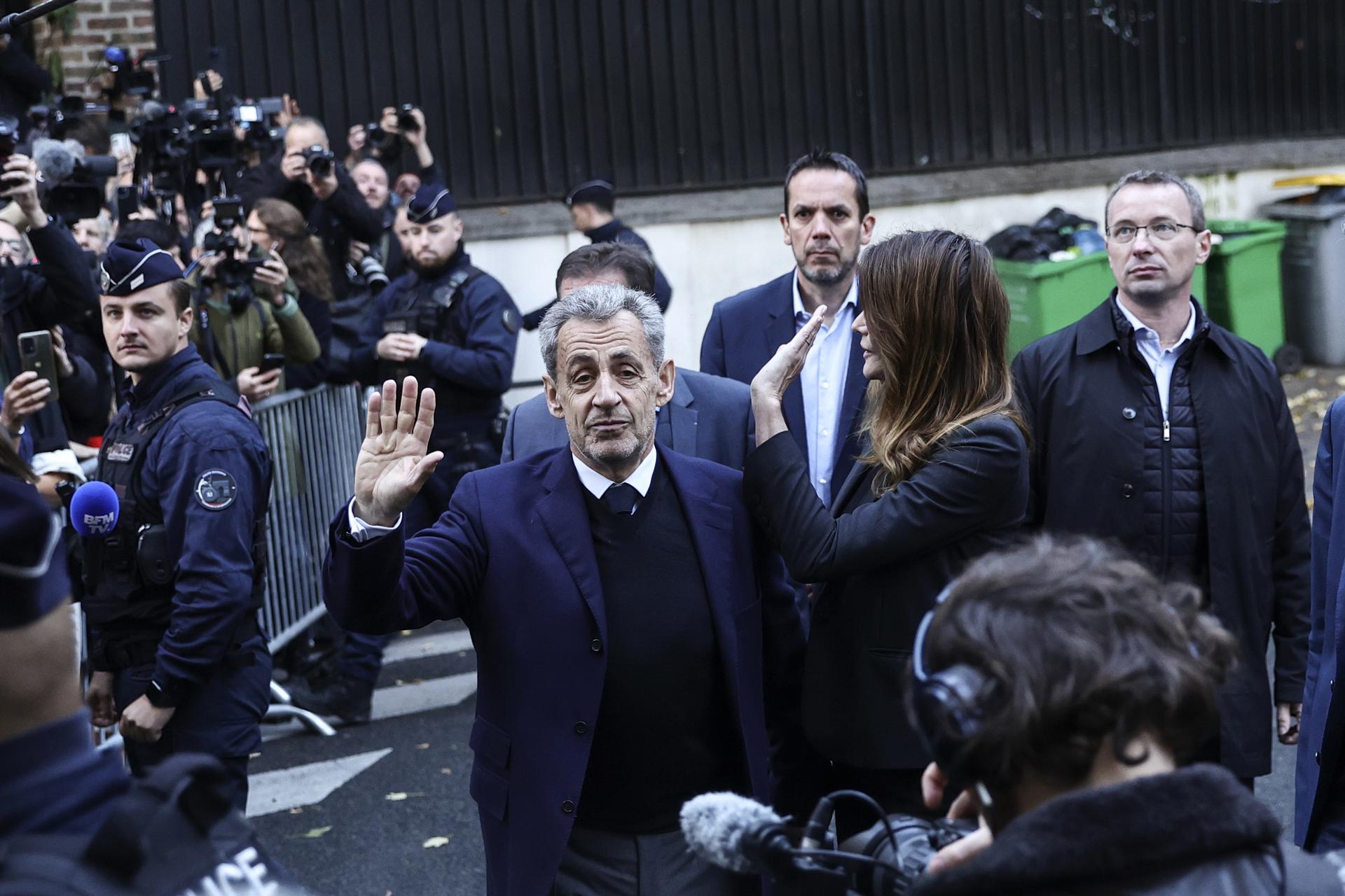 Sarkozy entra en prisión: así llegó a la cárcel el expresidente de Francia