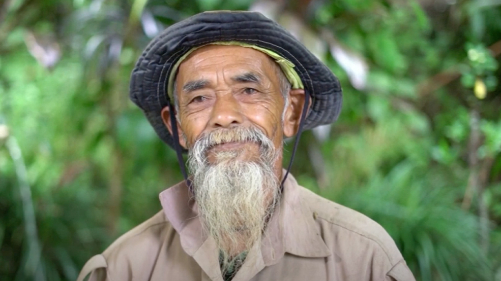 El abuelo que pasó 24 años plantando árboles para salvar a su aldea de la sequía