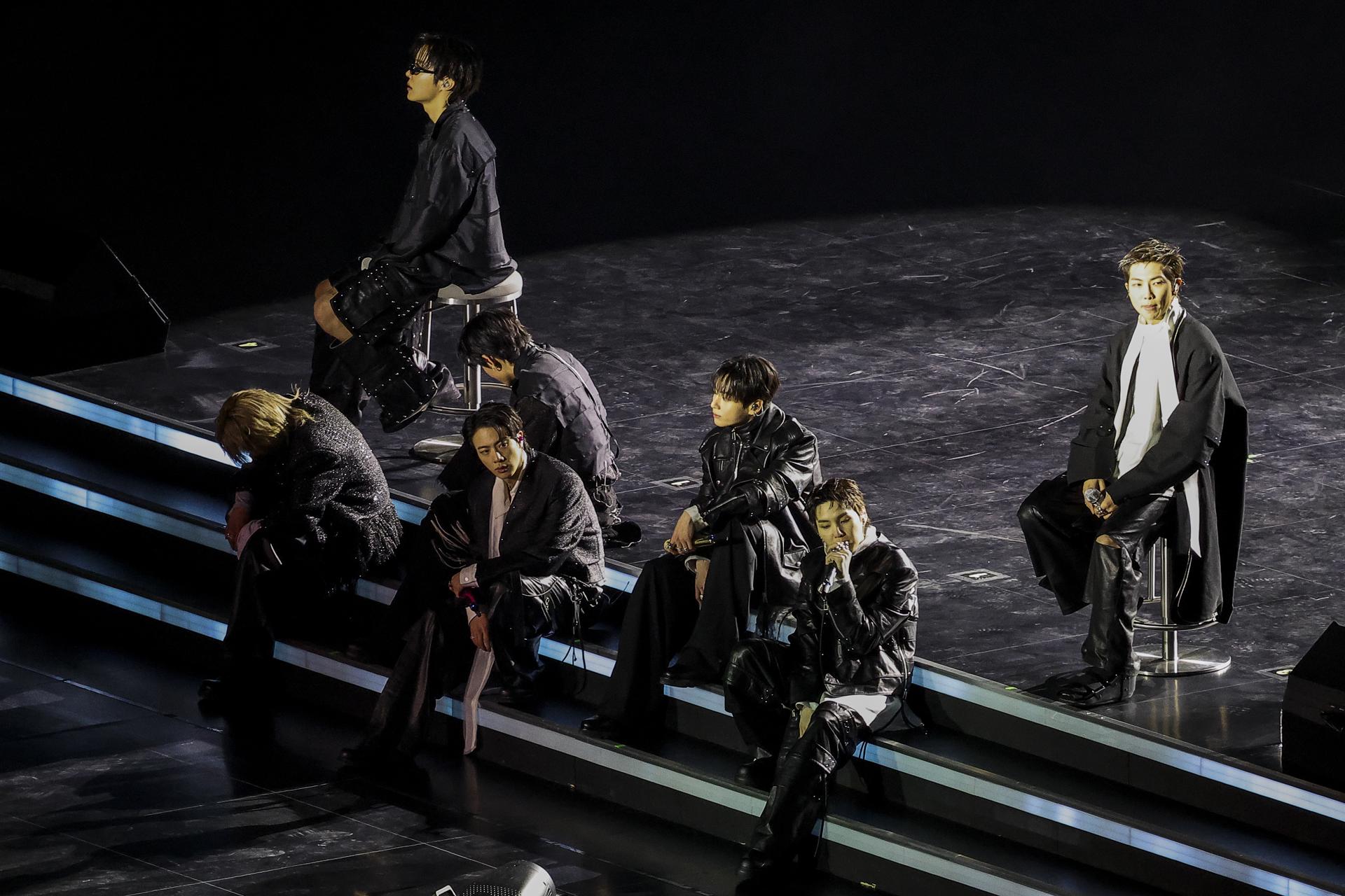 SEOUL (South Korea), 21/03/2026.- K-pop group BTS performs during the 'BTS THE COMEBACK LIVE | ARIRANG' concert in central Seoul, South Korea, 21 March 2026. (Corea del Sur, Seúl) EFE/EPA/Kim Hong-Ji / POOL EDITORIAL USE ONLY