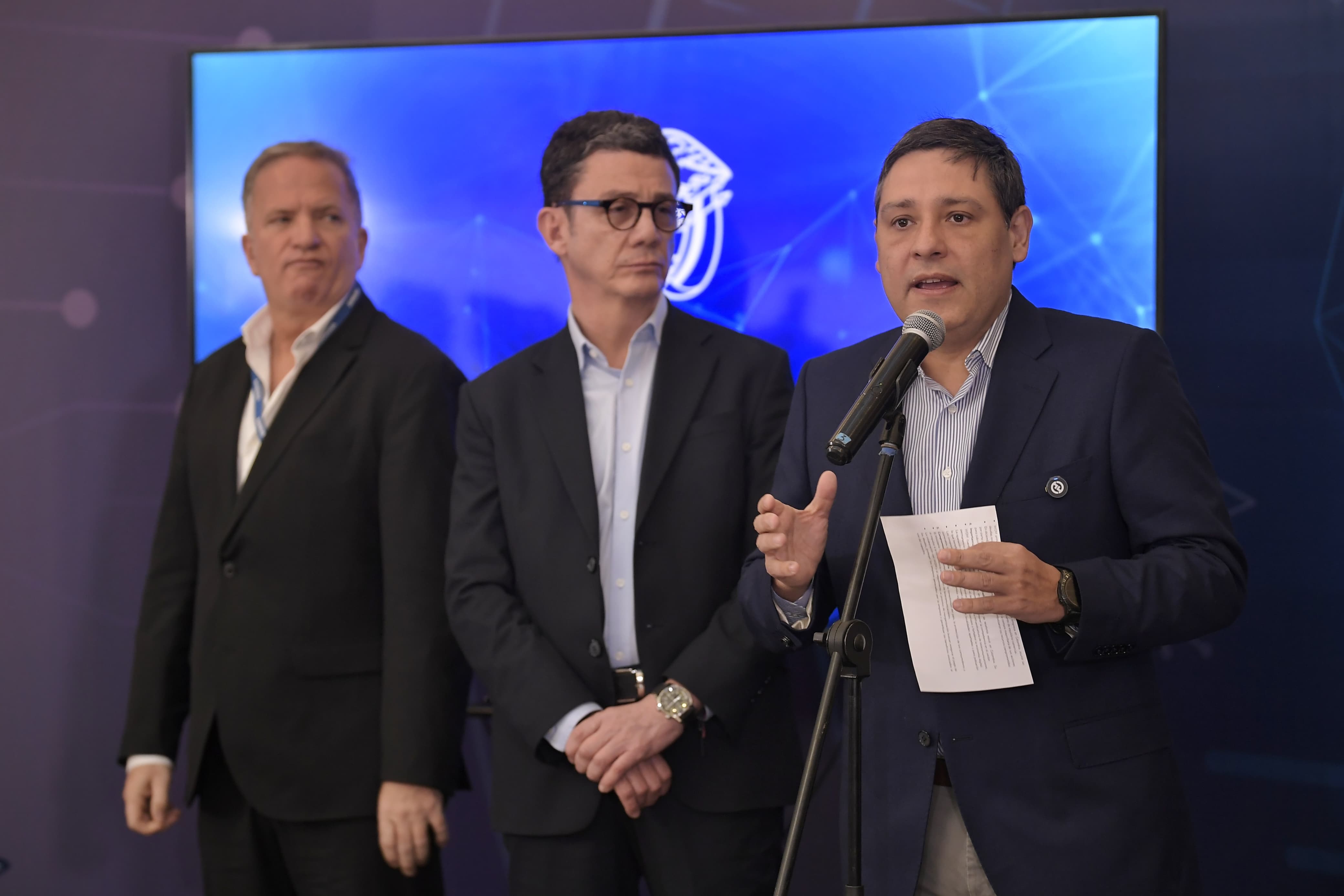WOM consigue levantar recursos y mantiene su operación en Colombia