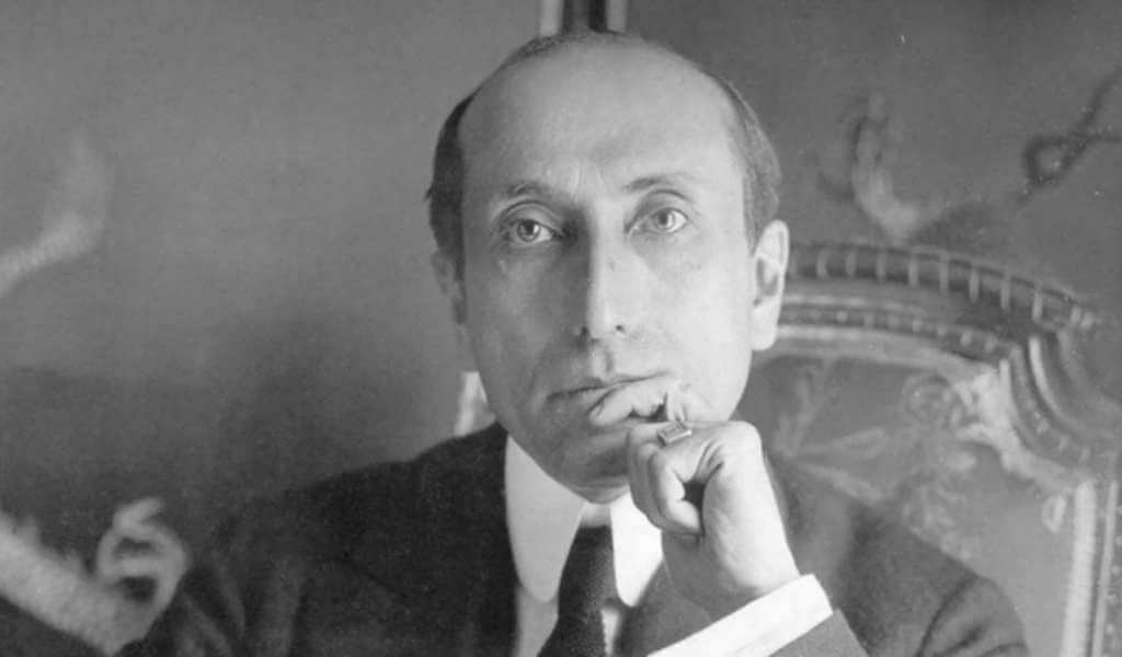 Amado Nervo, quien escribió los inmortales versos que decían "Amé, fui amado, el sol acarició mi faz / ¡Vida, nada me debes! ¡Vida, estamos en paz!".