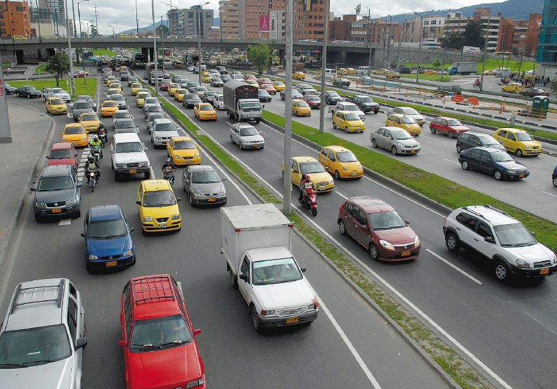 Debate sobre carros híbridos y el pico y placa revive en el Concejo de Bogotá