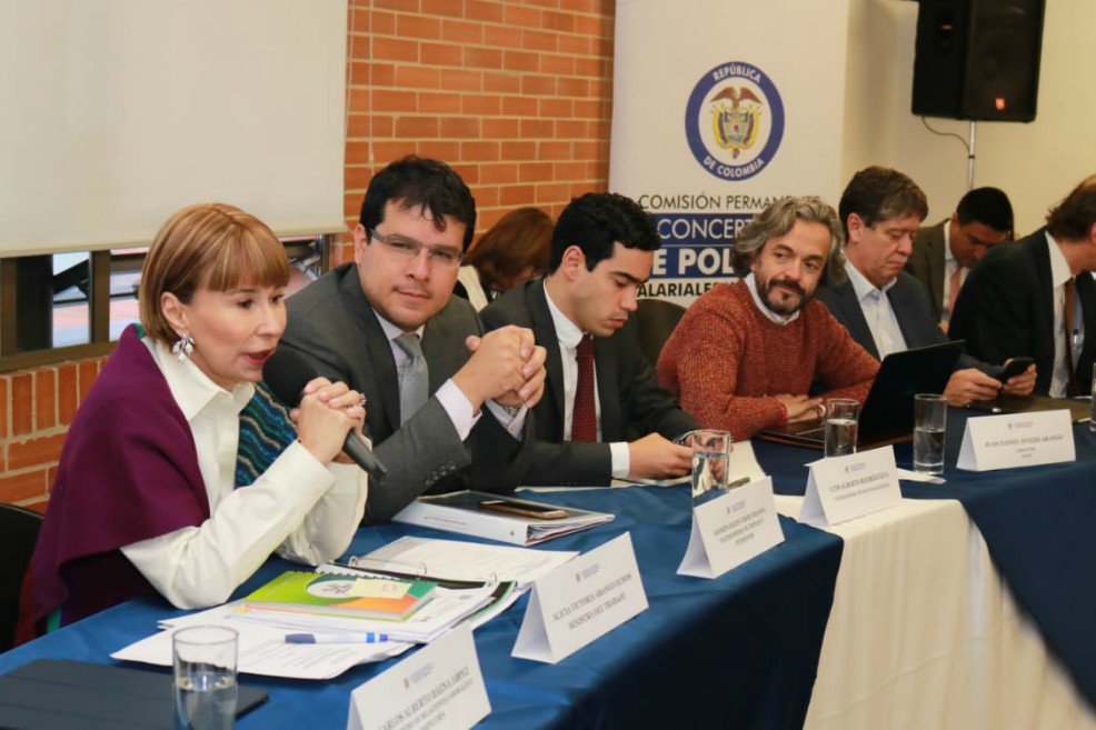 A trabajadores y empresarios los separan casi $31.000 en negociación de salario mínimo