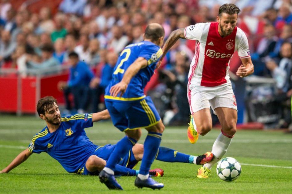 Mateo Casierra jugó desde el minuto 77 en derrota de Ajax, que no jugará la Champions