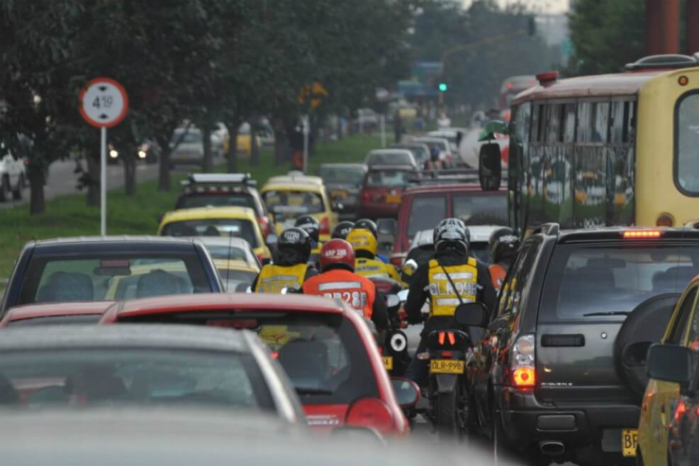 A partir de 2030 el transporte público de Colombia deberá ser eléctrico