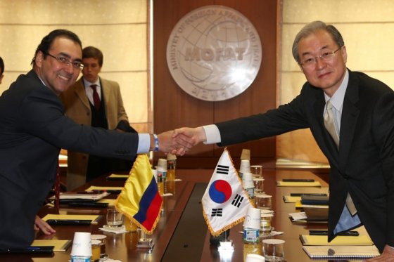 Gabinete surcoreano da el visto bueno al TLC con Colombia