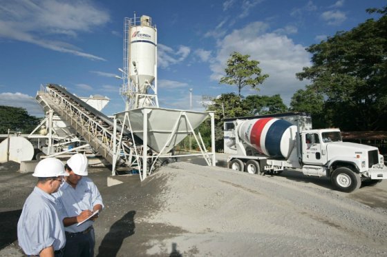 Exdirectivos de Cemex, a la cárcel por millonario desfalco
