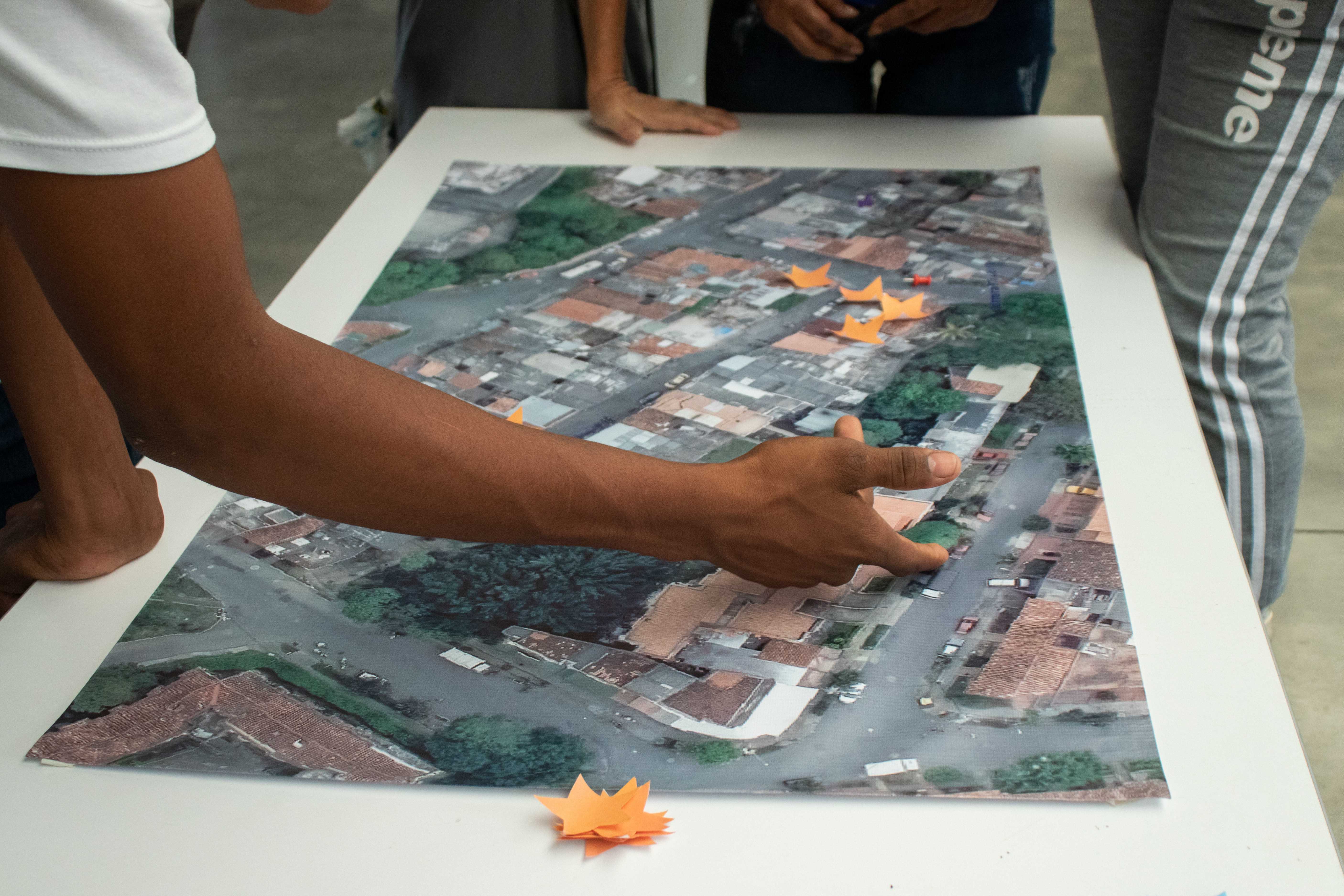 Lecciones de la Comuna 13 de Medellín para crear comunidades energéticas