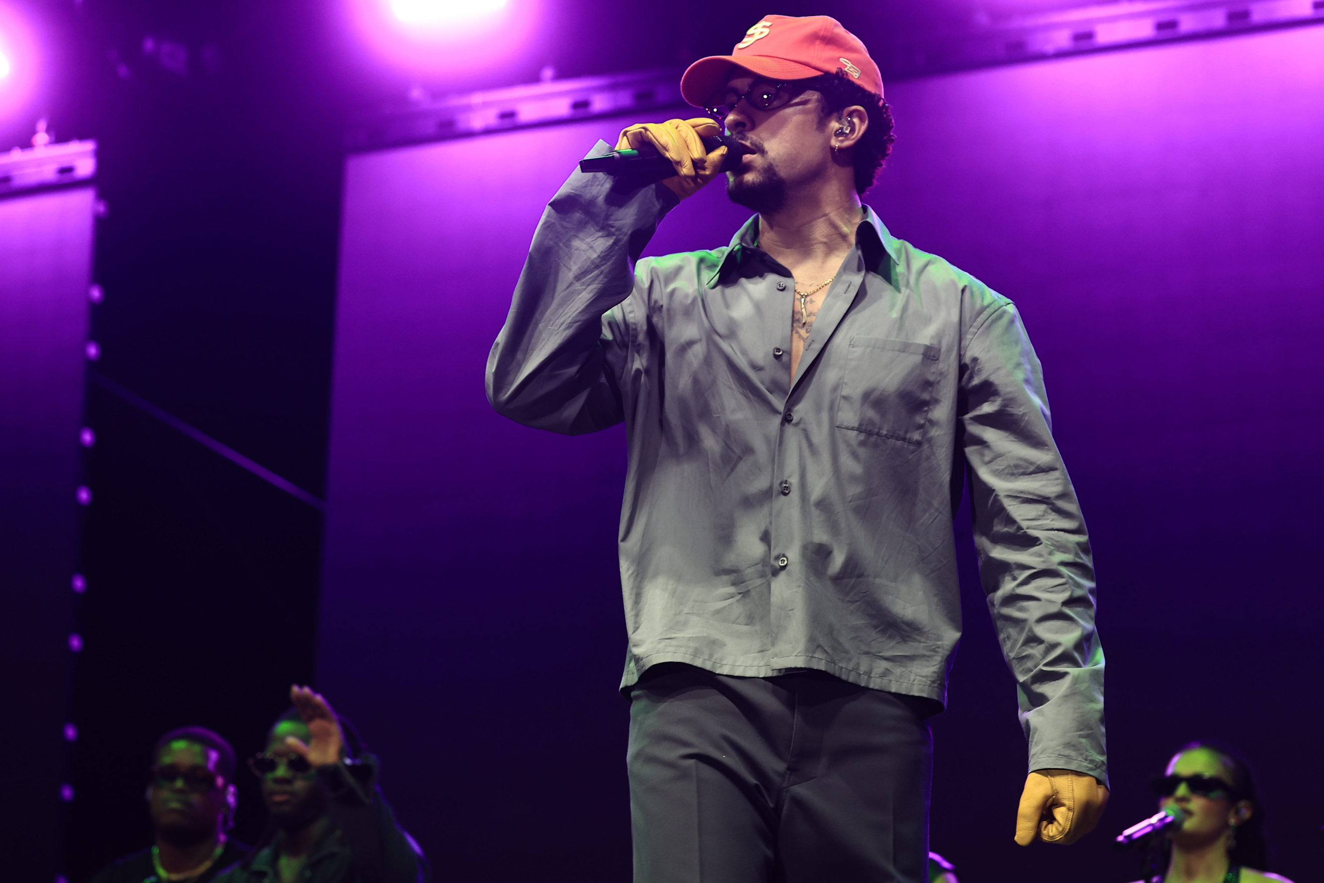 Por qué es tan popular “Debí tirar más fotos”, de Bad Bunny, en la Franja de Gaza