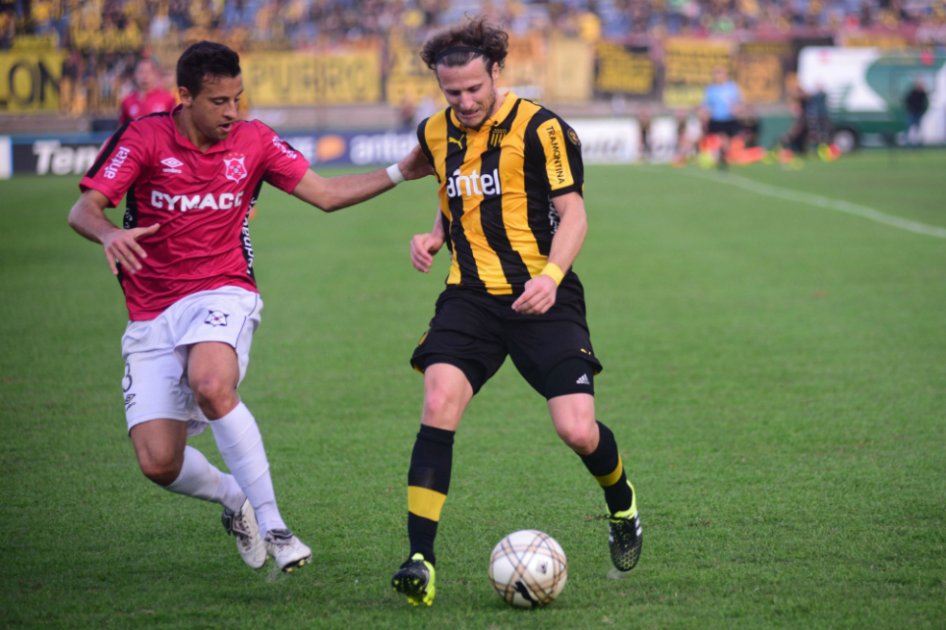 Nacional y el Peñarol de Forlán golean en primera fecha del torneo Apertura