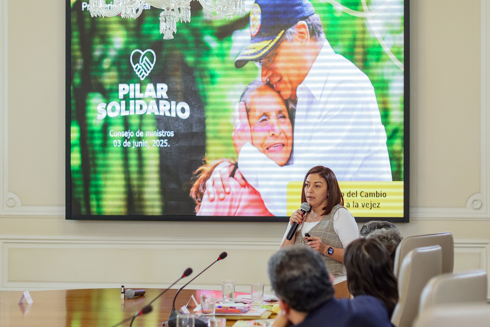 Gobierno anuncia que a 3 millones de ciudadanos se les pagará la Renta Básica Solidaria