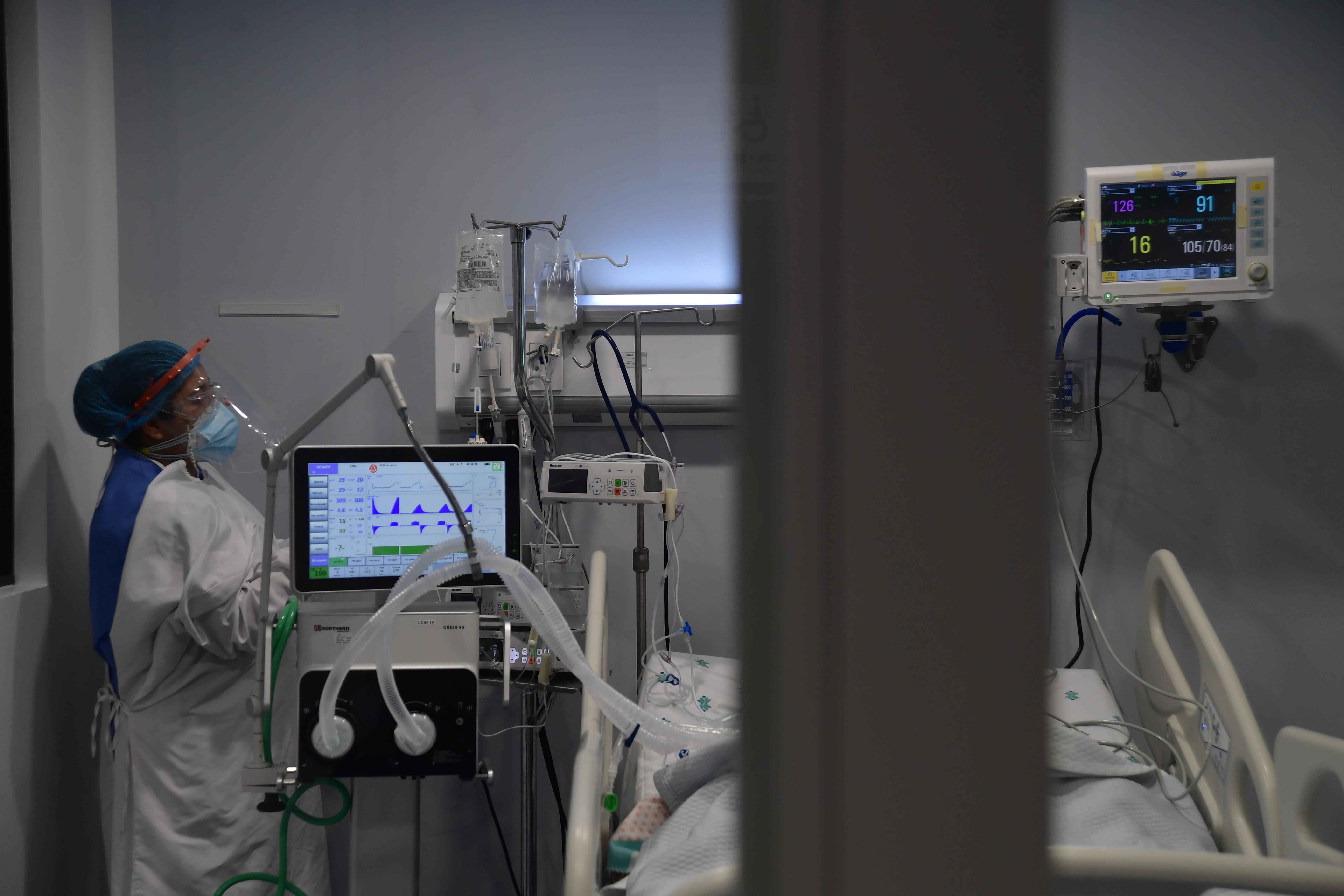 Asociaciones piden mejorar protocolos tras error en medicación que tiene a paciente en UCI