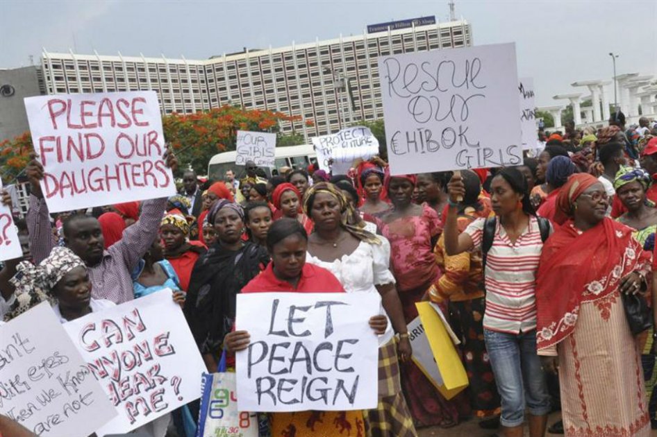 Boko Haram promete vender a las más de 200 niñas secuestradas en Nigeria