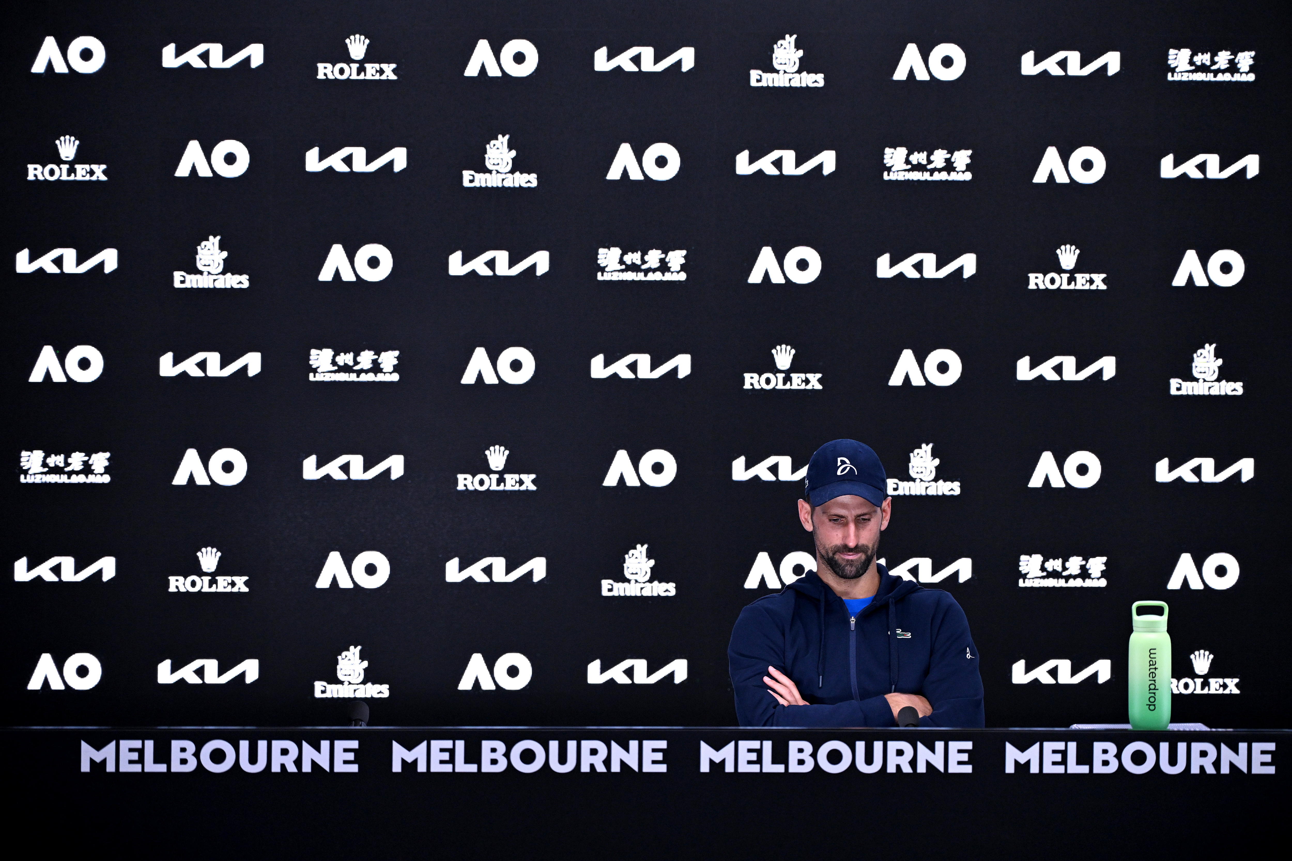 Melbourne (Australia), 24/01/2025.- Novak Djokovic of Serbia talks to the media after retiring from his semifinal match against Alexander Zverev of Germany during the Australian Open at Melbourne Park in Melbourne, Australia 24 January 2025. (Tenis, Alemania) EFE/EPA/JAMES ROSS AUSTRALIA AND NEW ZEALAND OUT