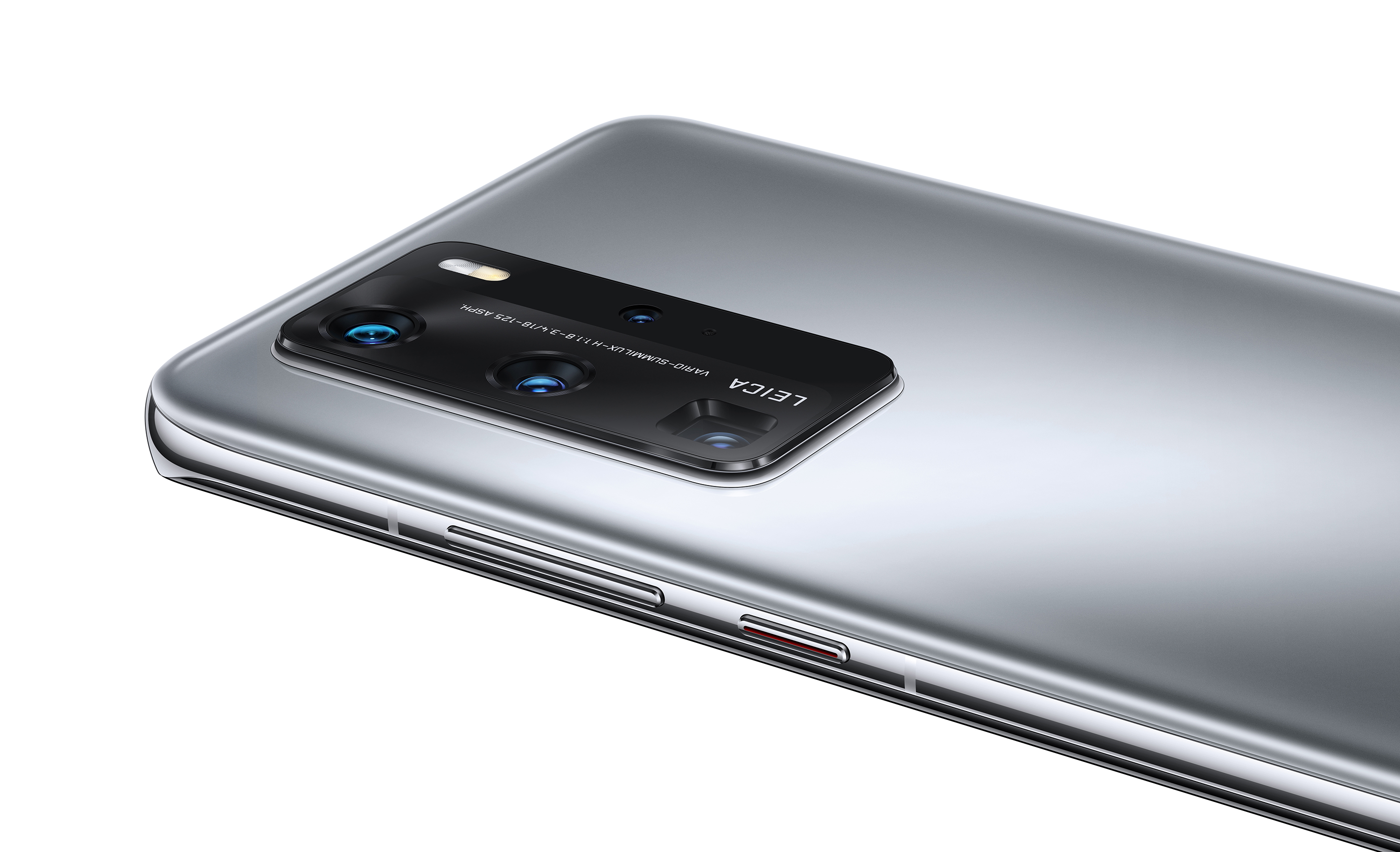 “Y este año el P40 no es la excepción”. Entonces se lanzó, palabras más, palabras menos, con las características del equipo: cámara Leica Quad Ultra Vision que incluye un sensor de 50 megapixeles (MP), un lente ultra gran angular de 40 MP, un sensor telefoto de 12MP y una cámara con detección de profundidad 3D. El teléfono reconoce gestos y se puede controlar sin tocarlo, por ejemplo cuando estén en la cocina, tienen las manos ocupadas y necesitan capturar pantalla: solo basta con un gesto con la mano como si estuviera agarrando algo en el aire y listo, queda hecha la captura de pantalla. El mismo comando sirve para pasar imágenes en una presentación, mostró en un video a los asistentes.