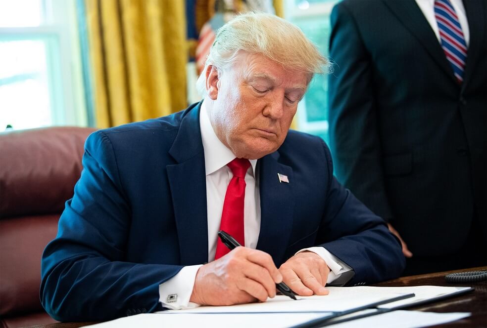 Trump anuncia sanciones al líder supremo de Irán y ocho comandantes iraníes