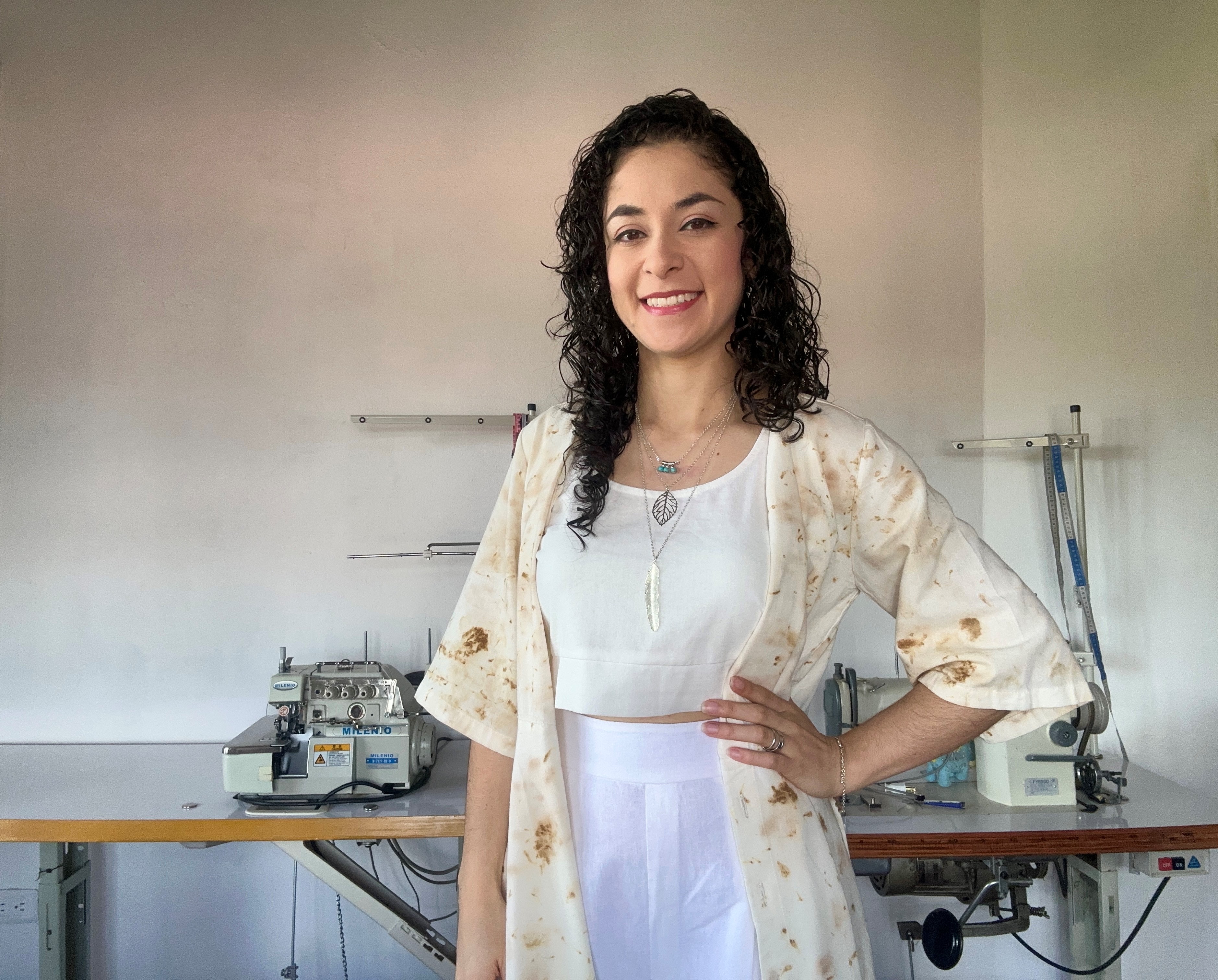 La emprendedora que creó una marca de ropa ‘ecológica’ hecha a mano en Colombia