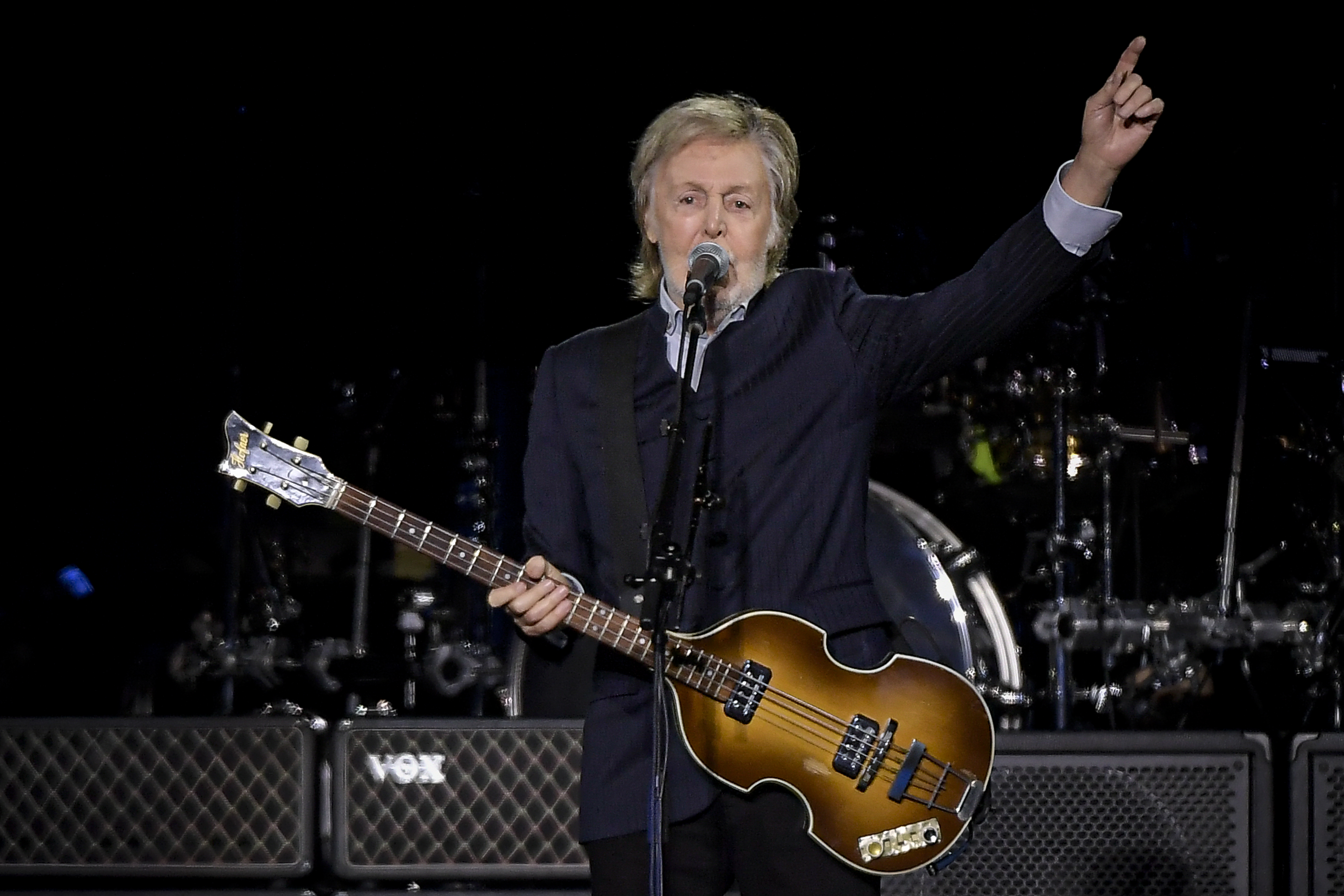 Paul McCartney dio un concierto sorpresa en Nueva York