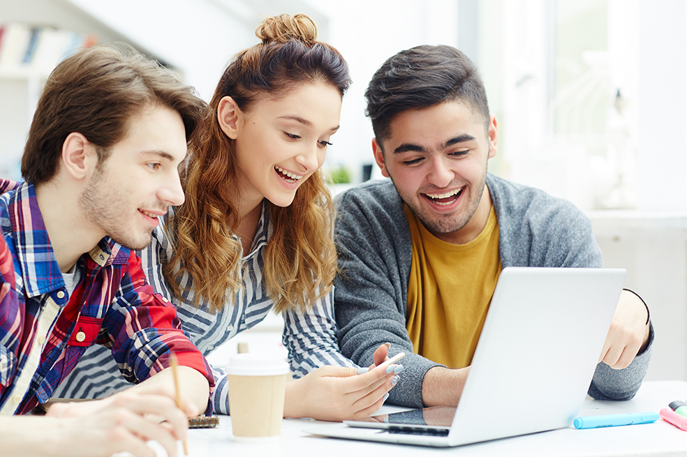El 82% de los jóvenes cree que es una paradoja que se les pida experiencia previa para acceder a un primer empleo formal. /Shutterstock