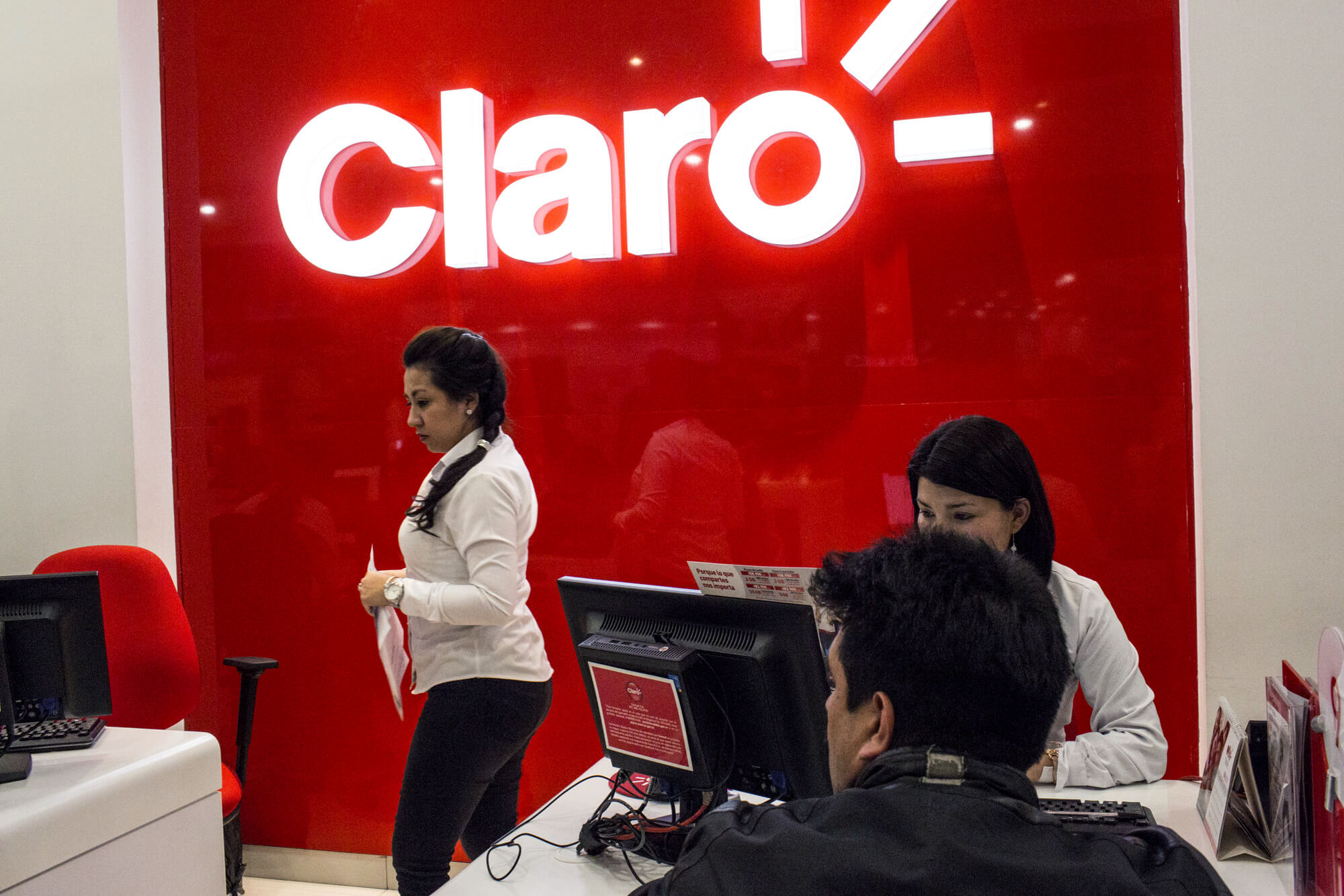 Dominancia de Claro en el mercado: ¿en manos del nuevo regulador de comunicaciones?