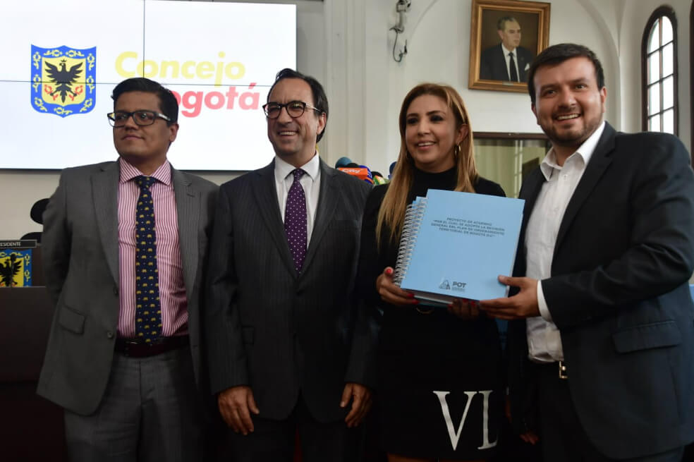En imágenes: el Distrito radicó el proyecto POT en el Concejo de Bogotá