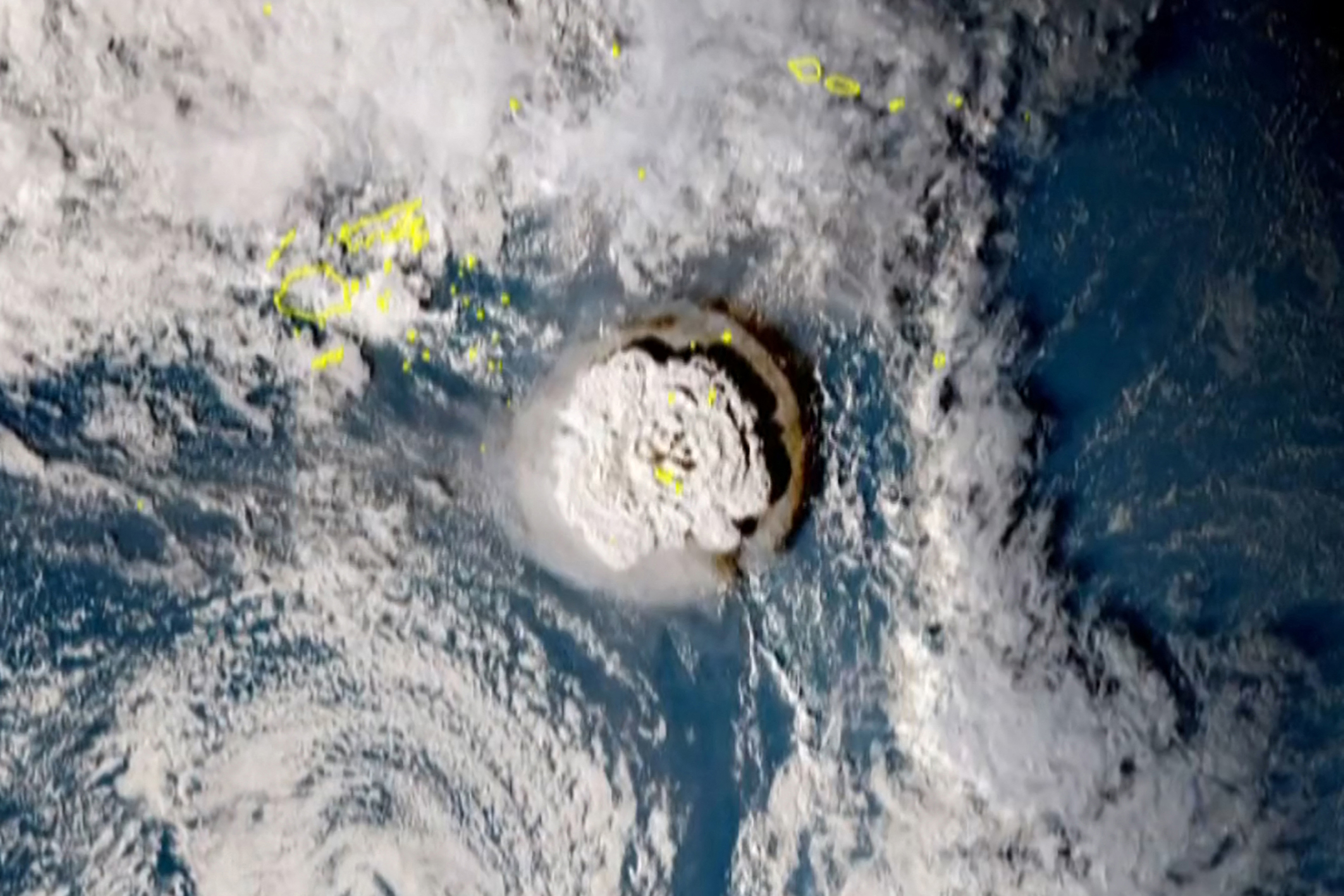 Erupción en Tonga liberó cientos de veces la energía de la bomba de Hiroshima