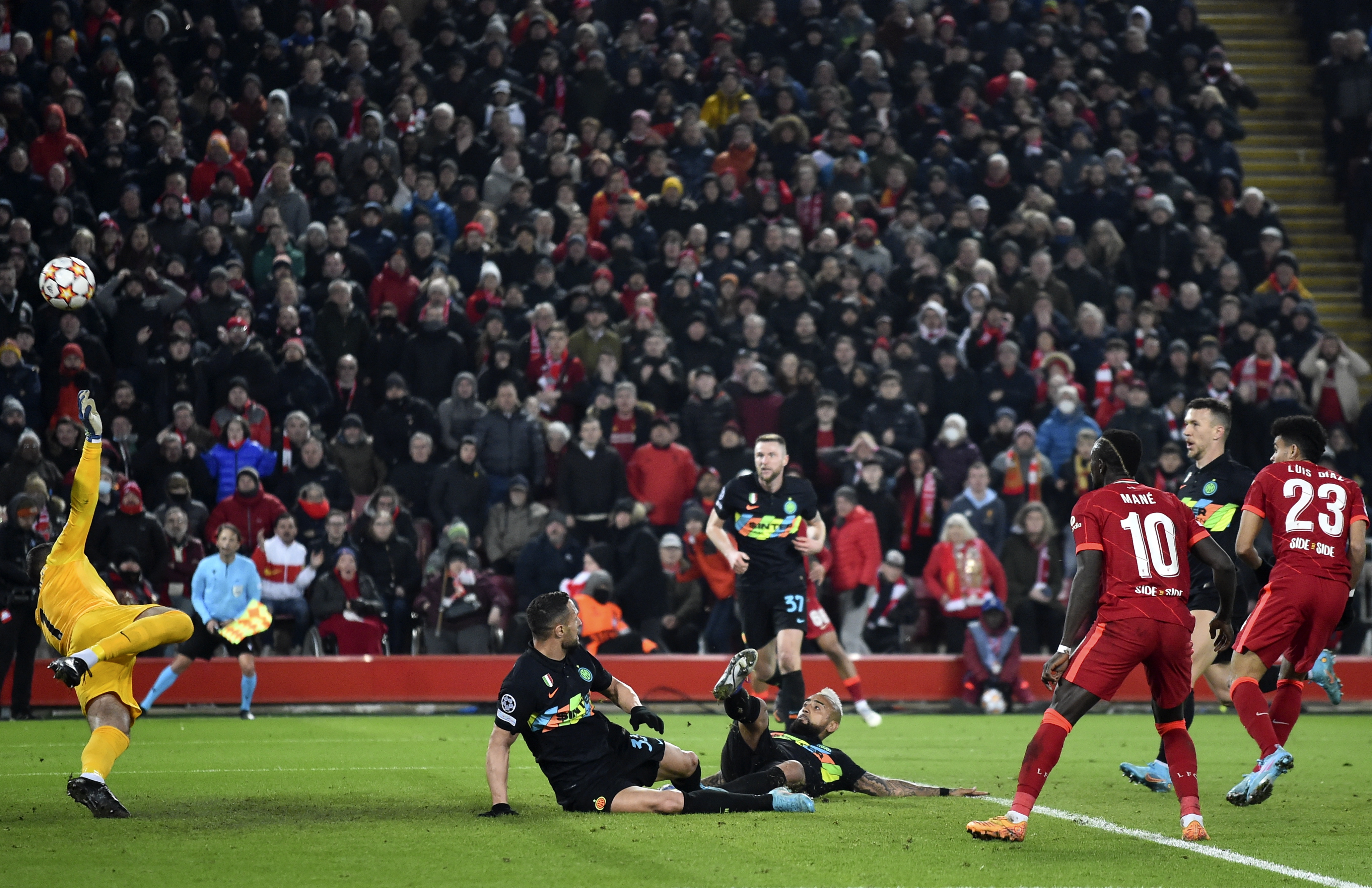 Luis Díaz participó de la clasificación de Liverpool a cuartos de la Champions